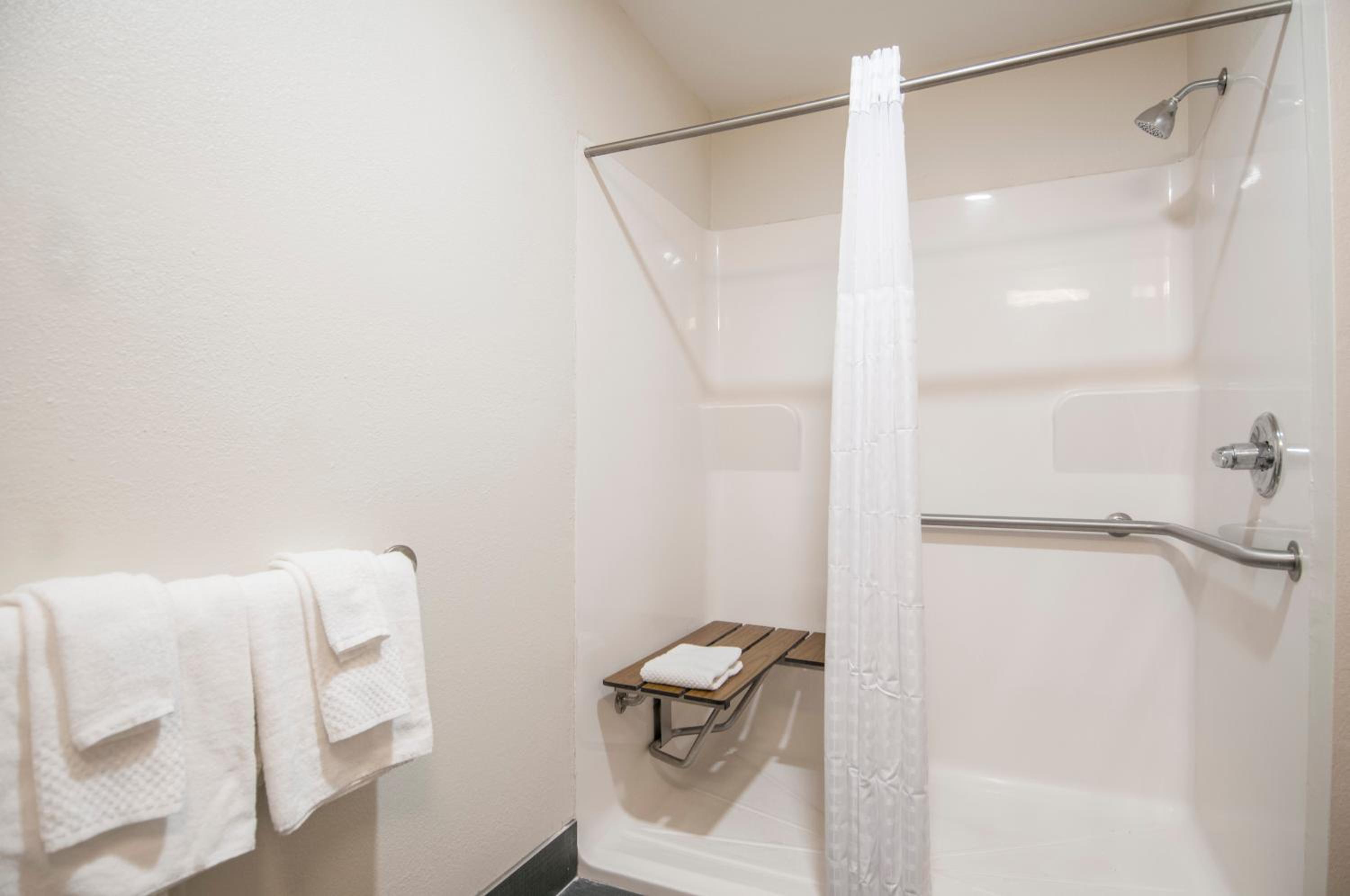 King Room - Disability Access/Non Smoking  - Photo 4