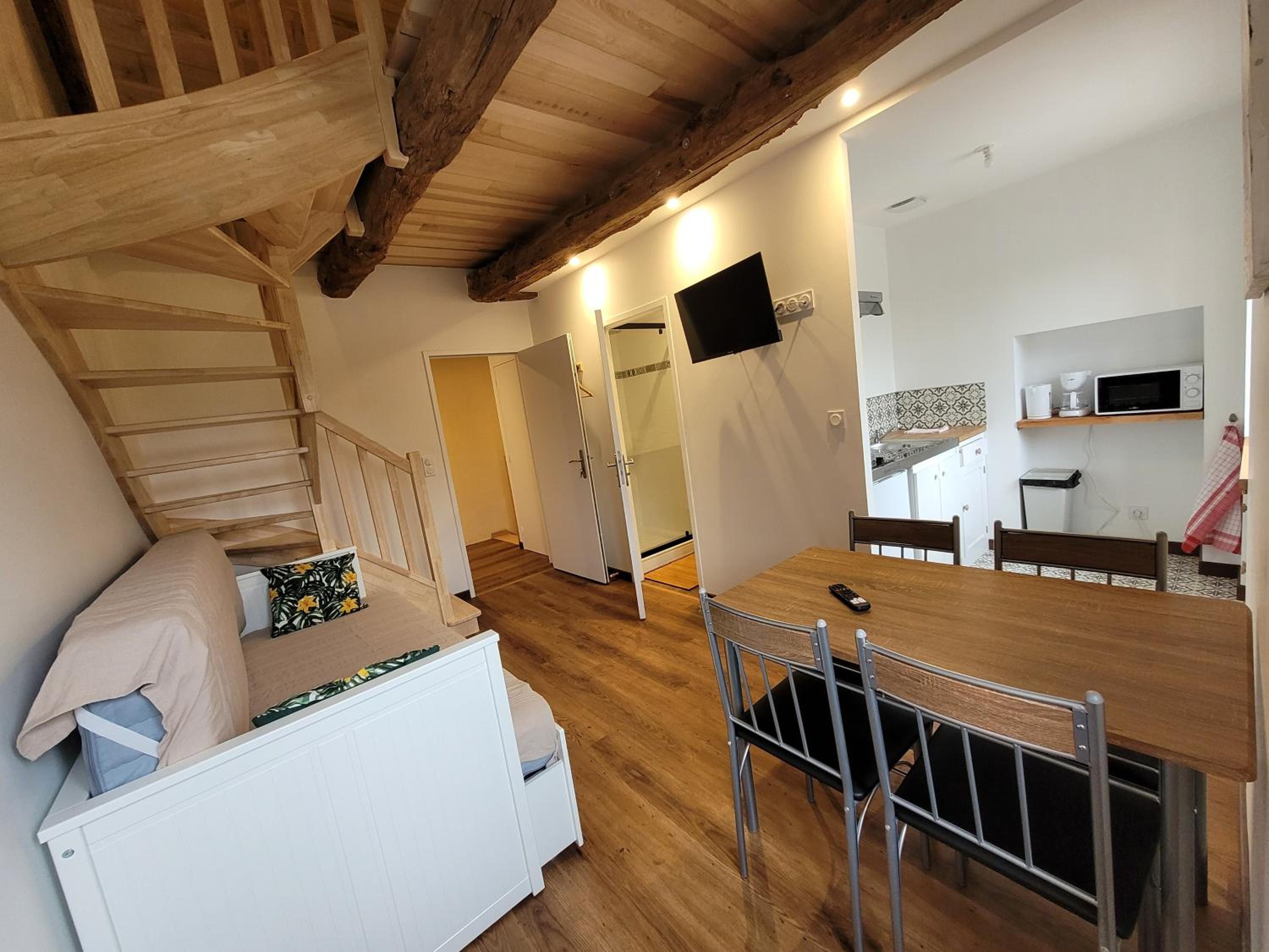Duplex Quadruple Room - Photo 1