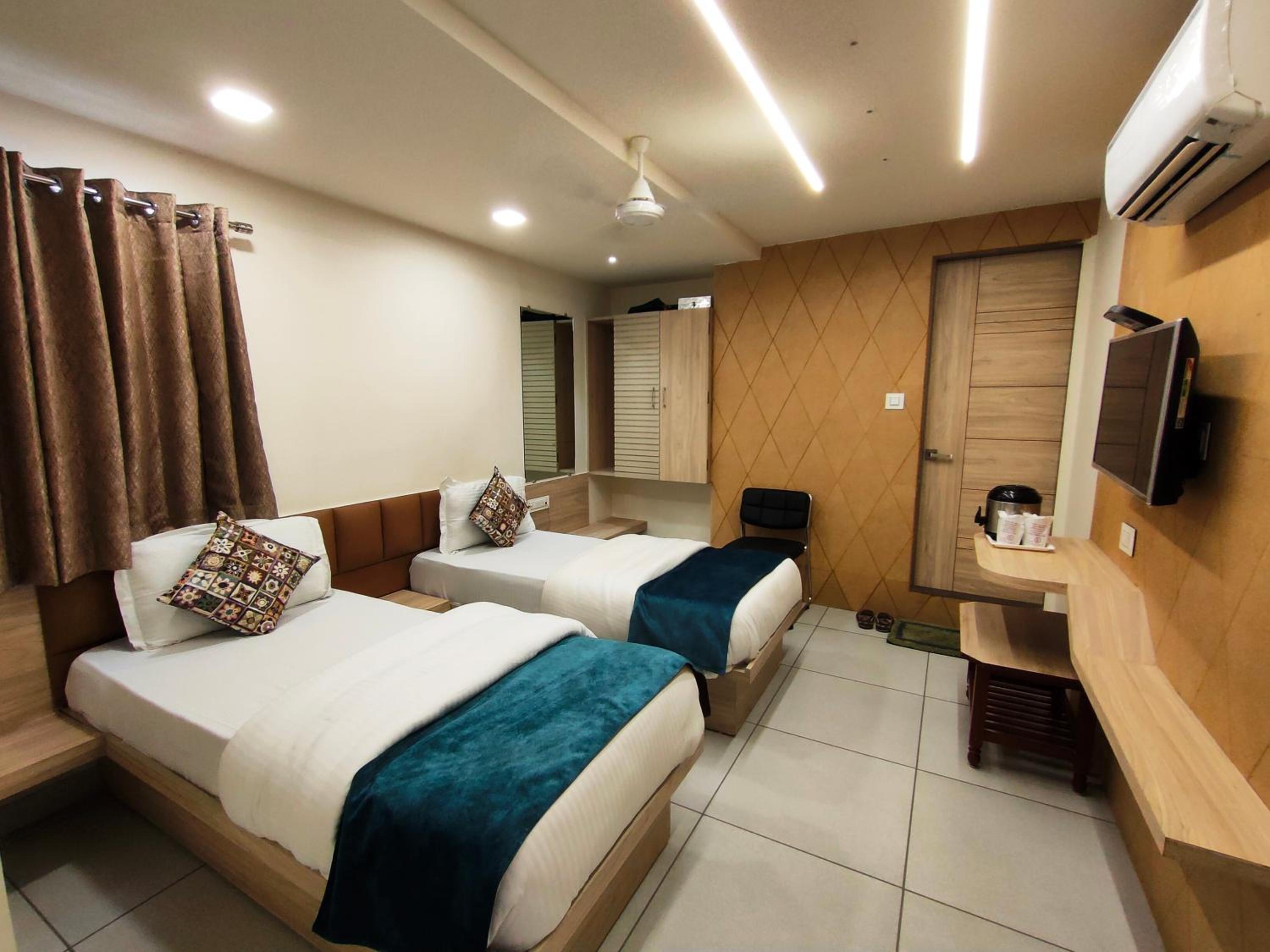 Deluxe Room - Photo 2