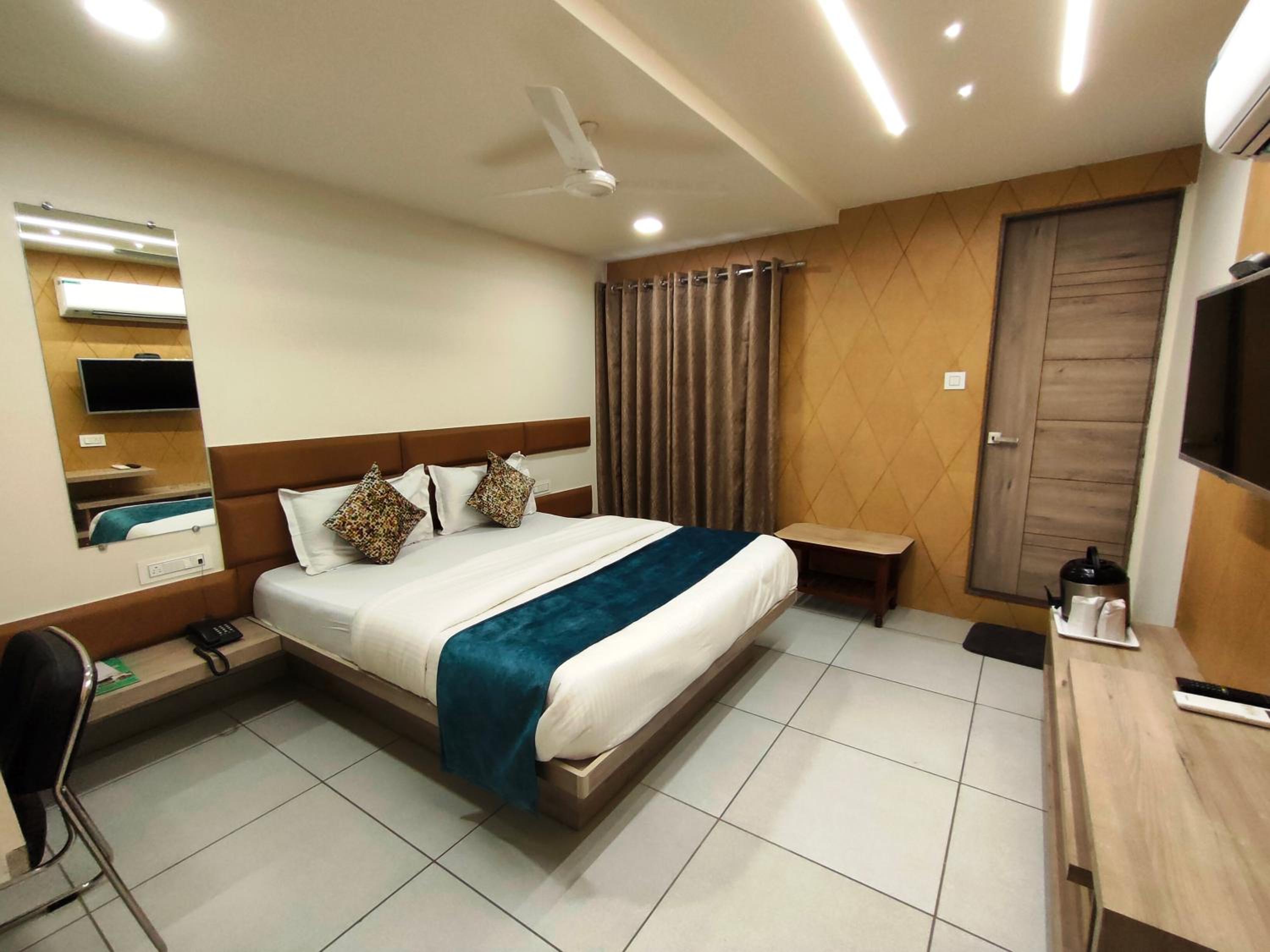 Deluxe Room - Photo 3