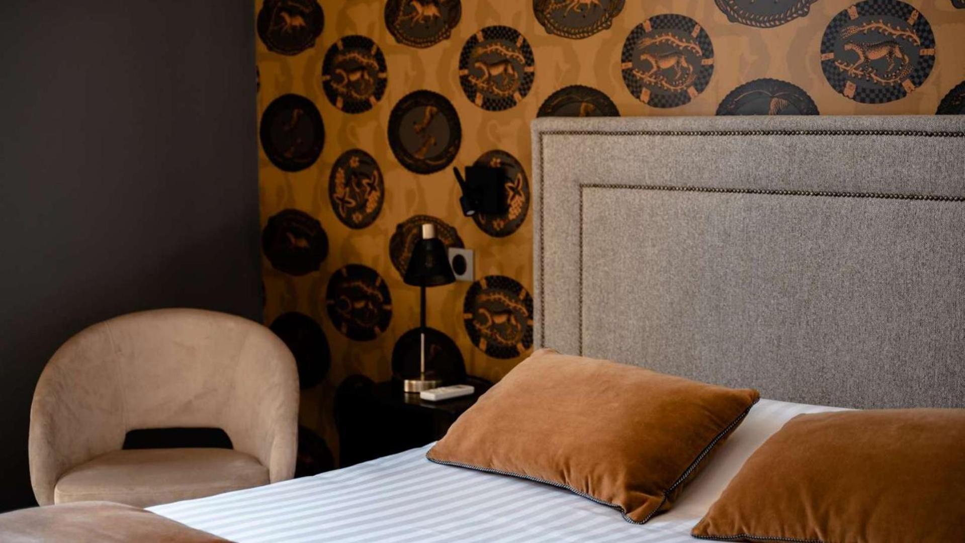 Superior Double Room - Street Side