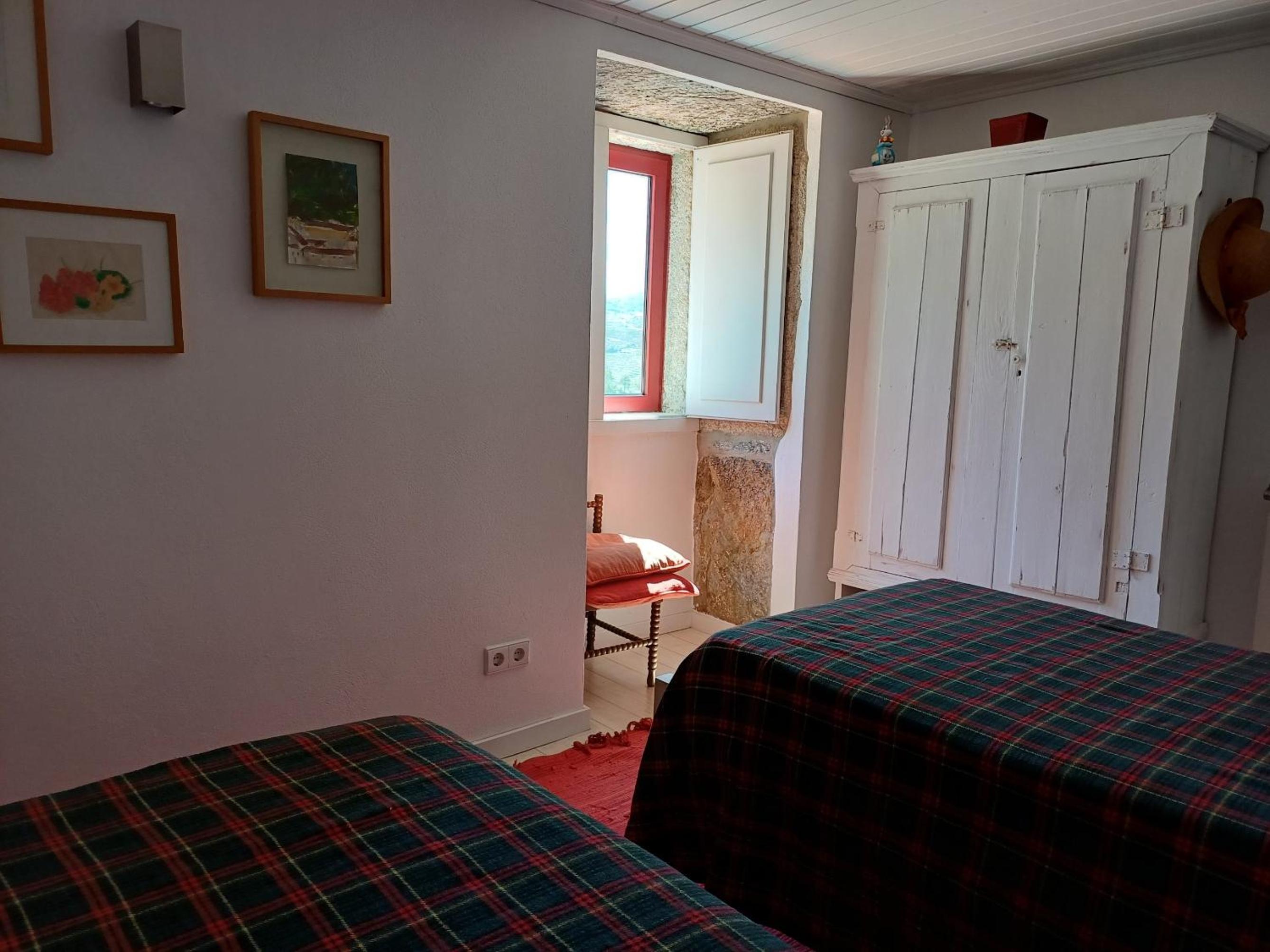 Three-Bedroom House photo 2