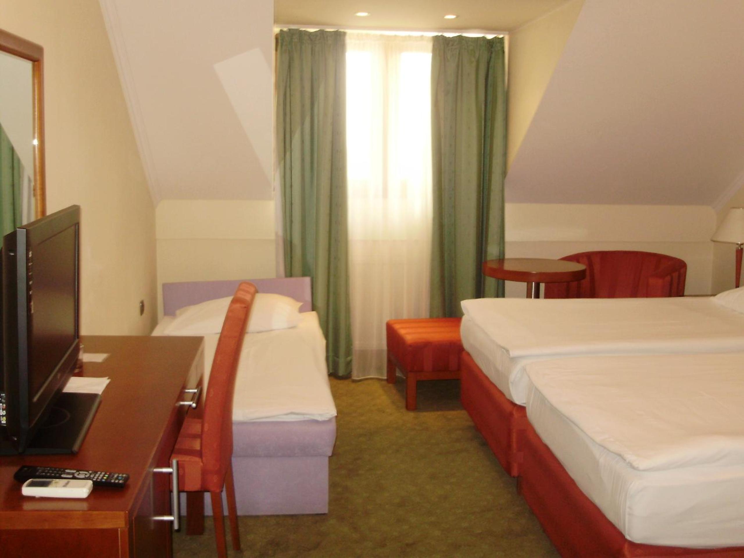 Basic Triple Room - Photo 3