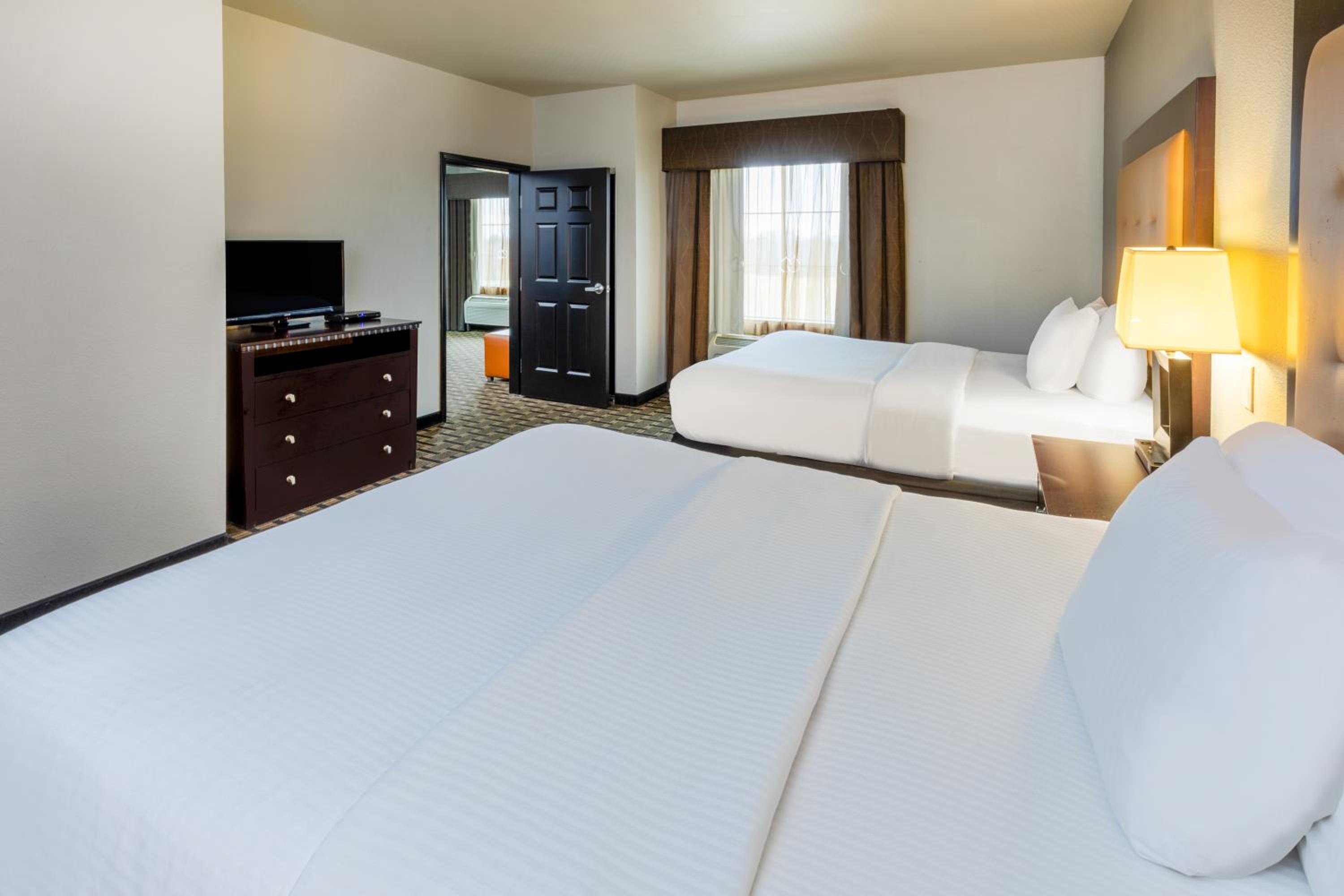 Studio Suite with Two Queen Beds - Non-Smoking - Photo 1