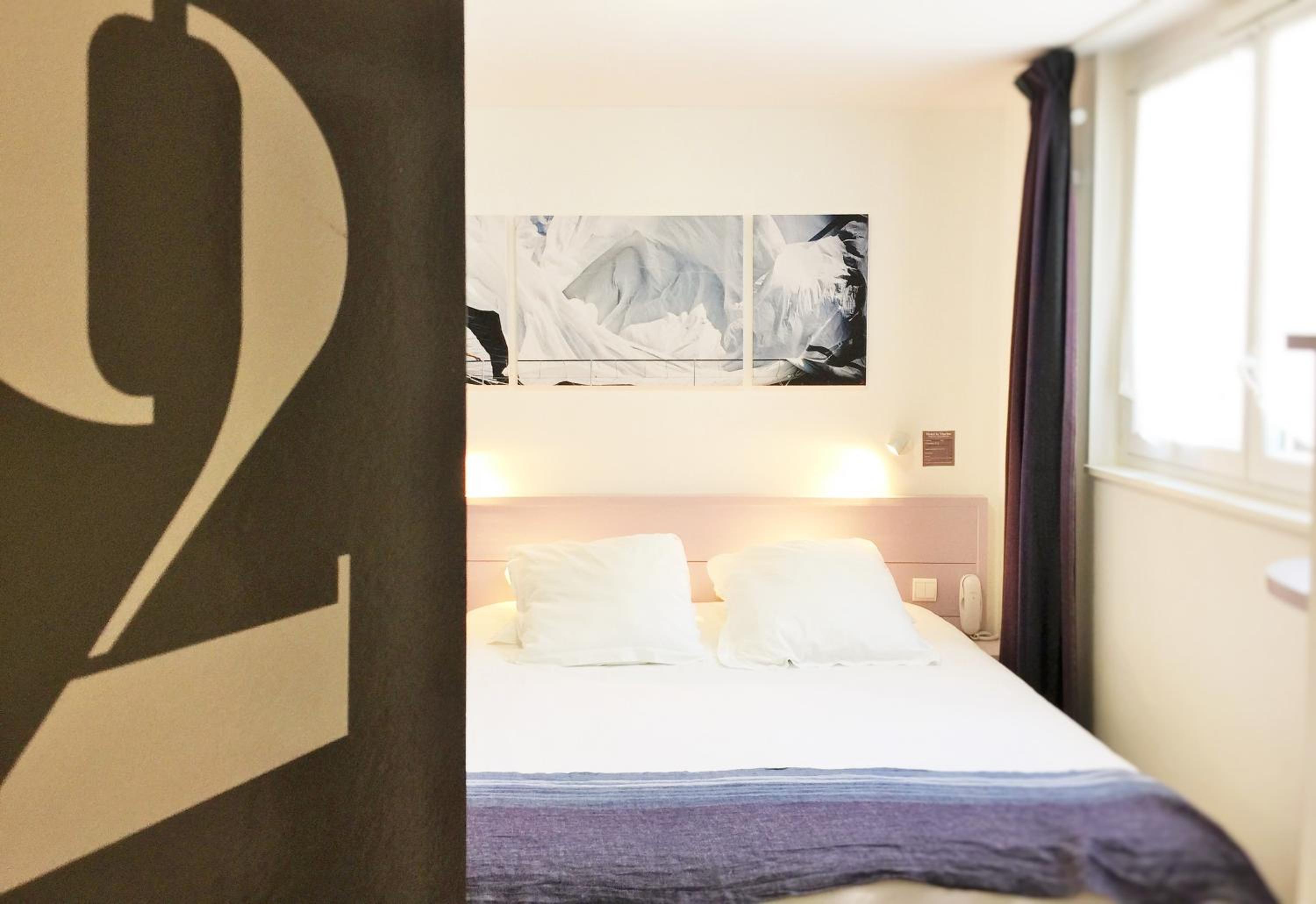 Small Double Room Courtyard Side