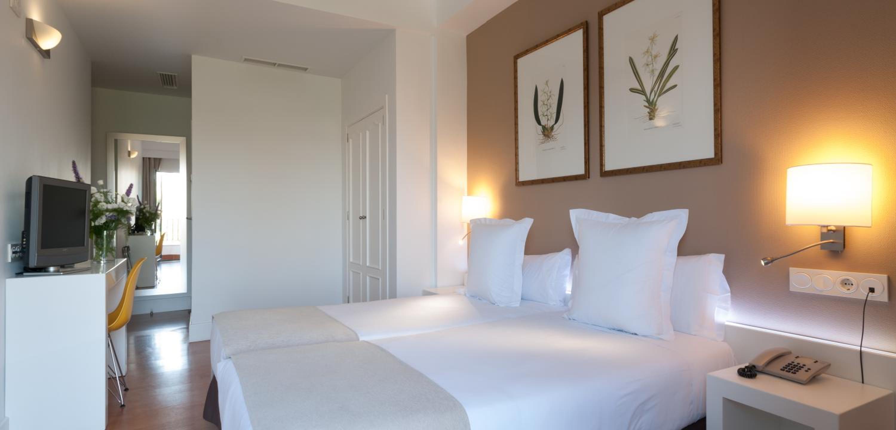 Comfort Double or Twin Room with View - Photo 2