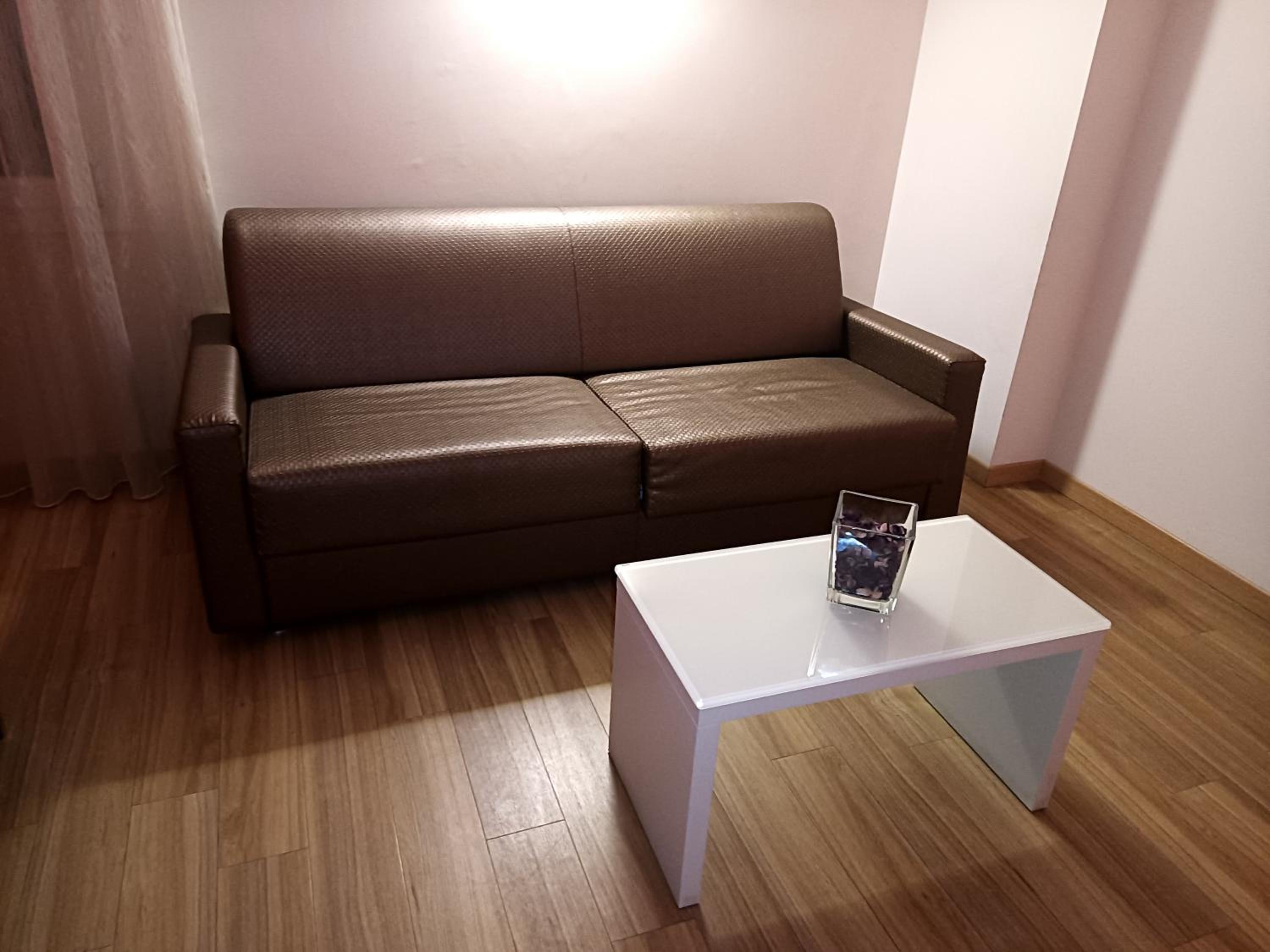 Superior Quadruple Room - Photo 11