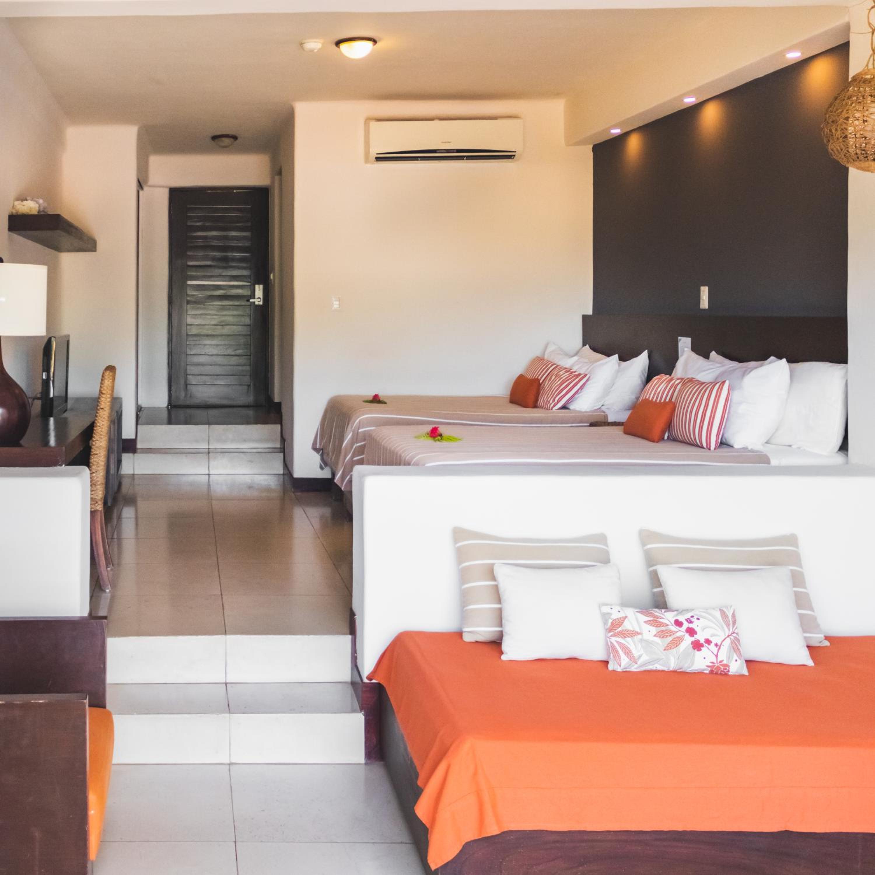 Standard Twin Room with Garden View photo 2