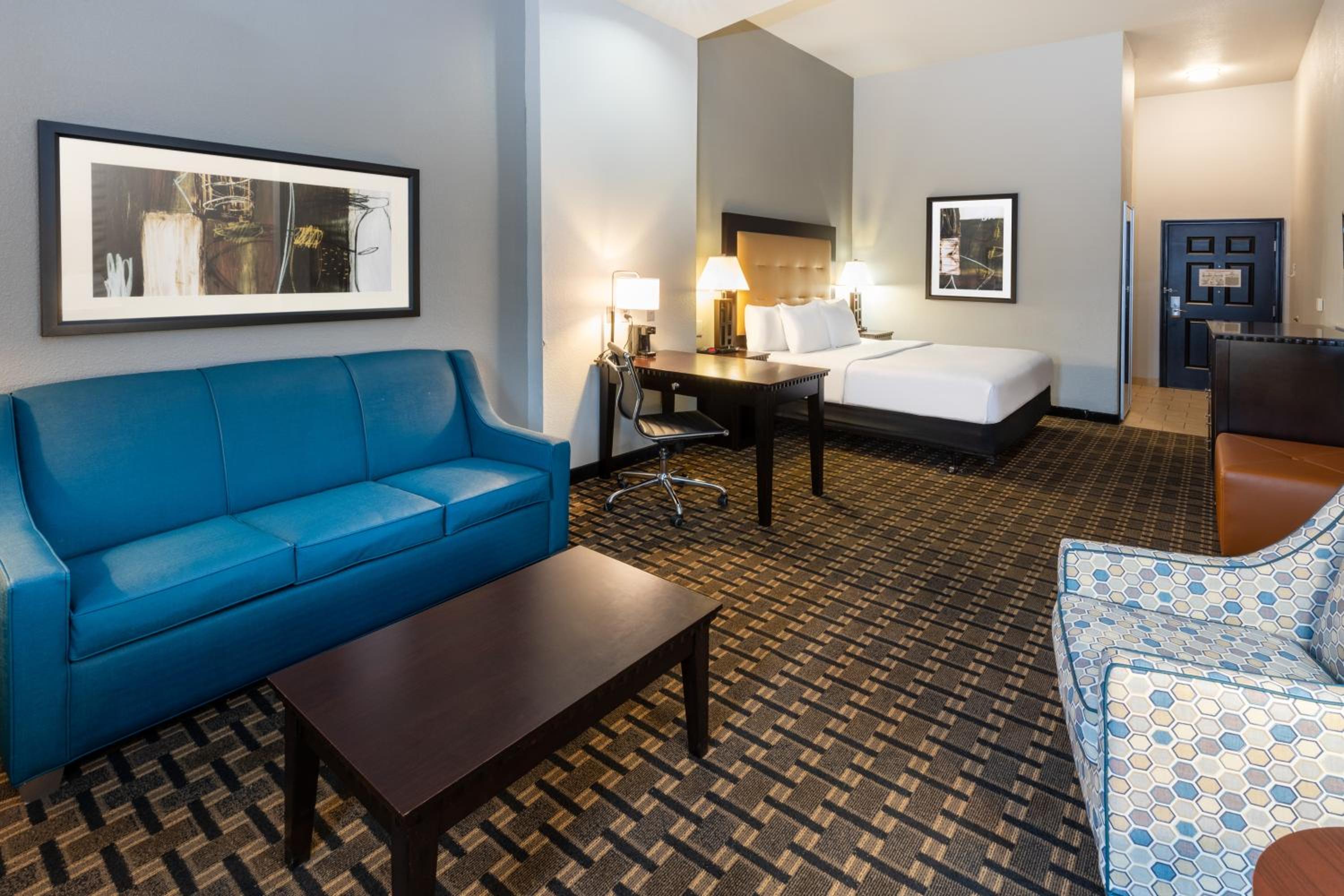 Executive King Room - Non-Smoking - Photo 2