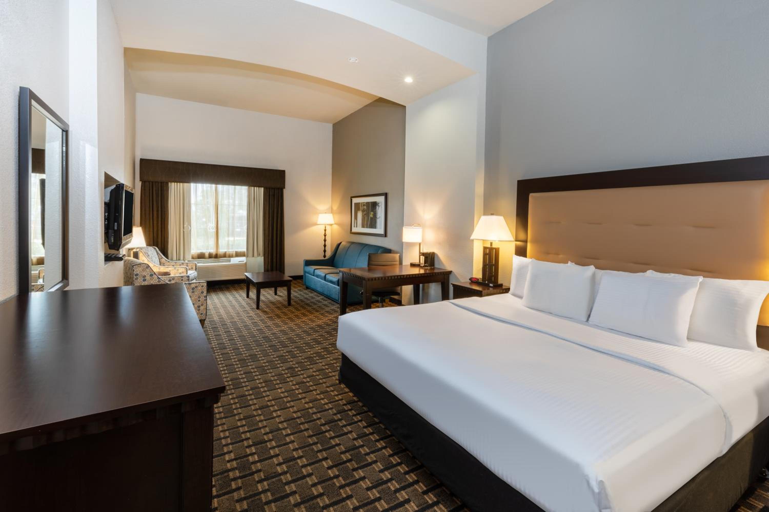 Executive King Room - Non-Smoking - Photo 4