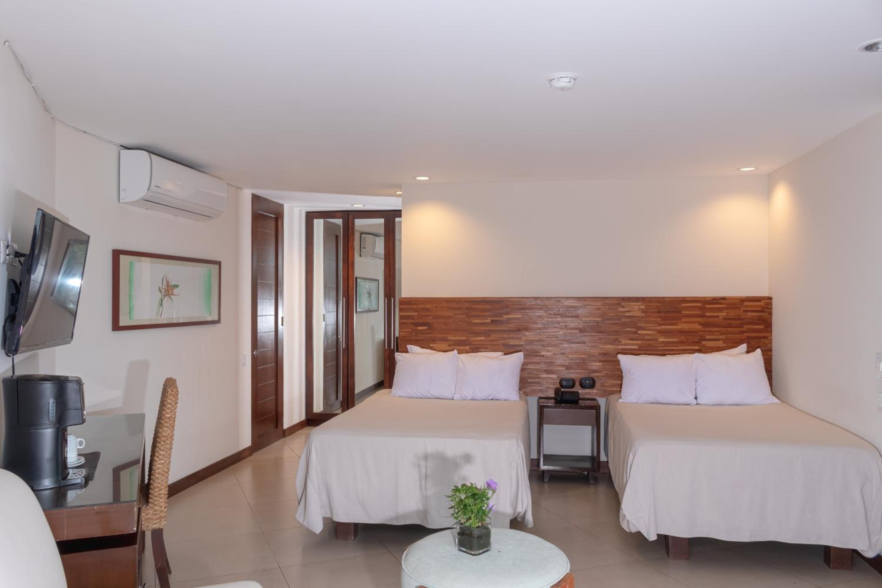 Standard Twin Room with Sea View photo 3