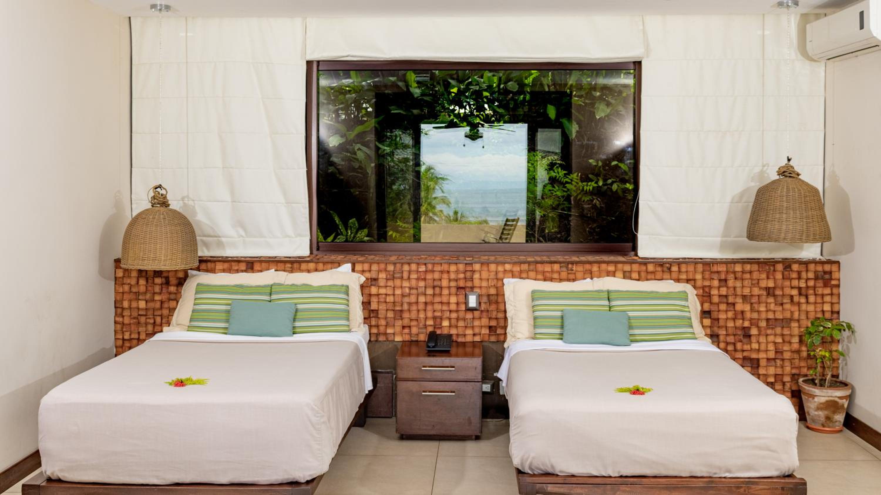 Deluxe Suite with Sea View photo 3
