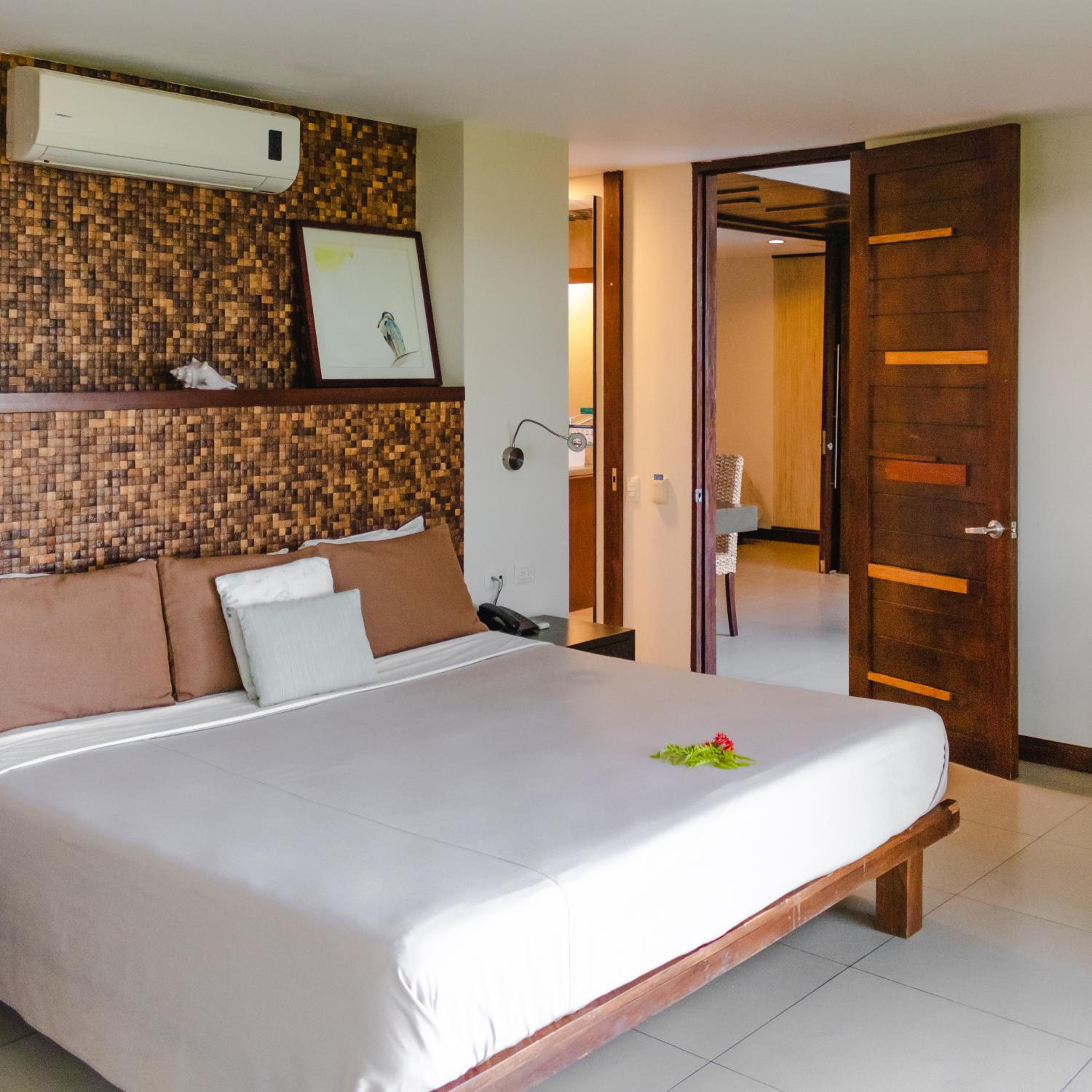 Deluxe Suite with Sea View