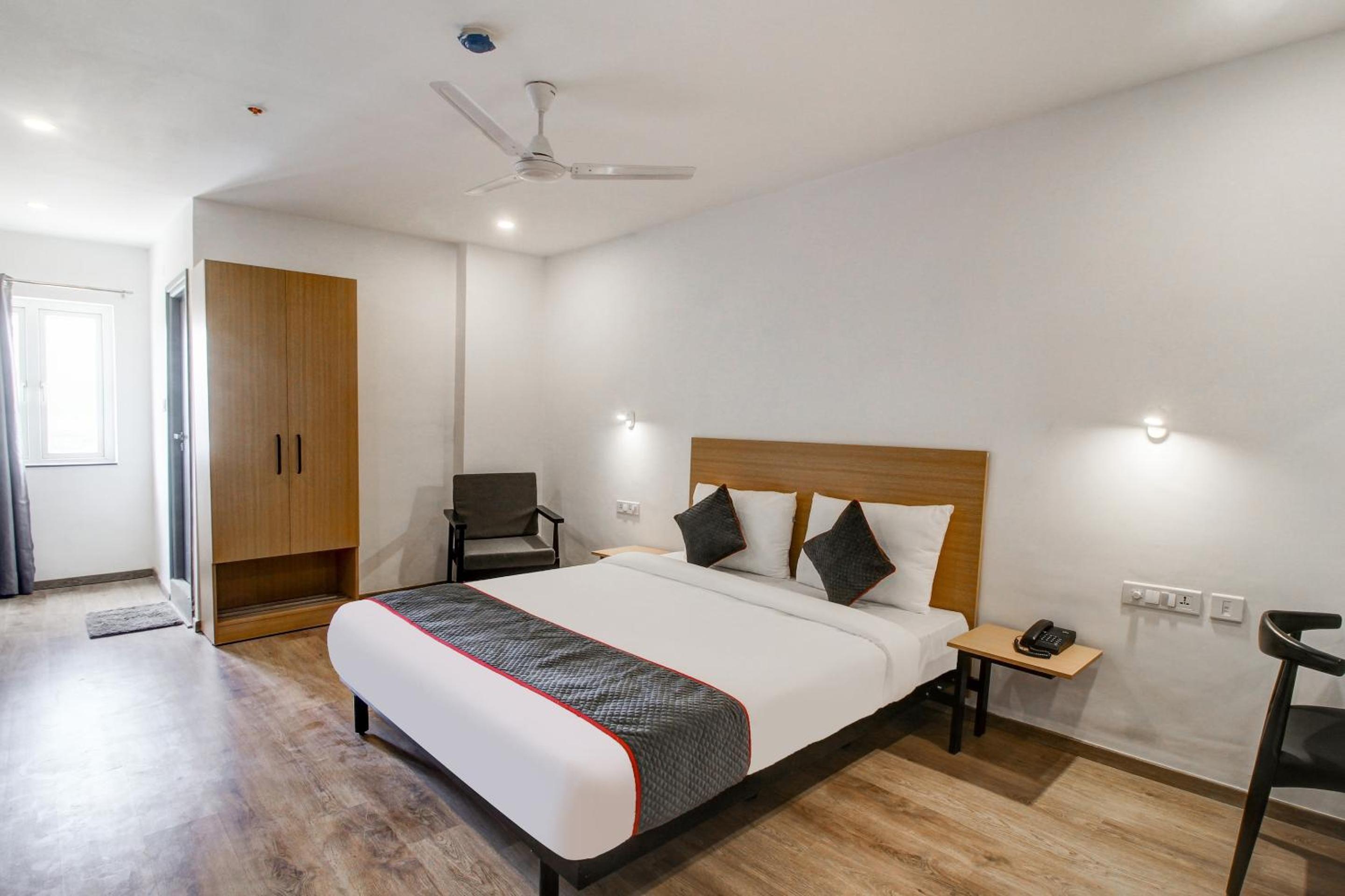 Classic Triple Room - Photo 20