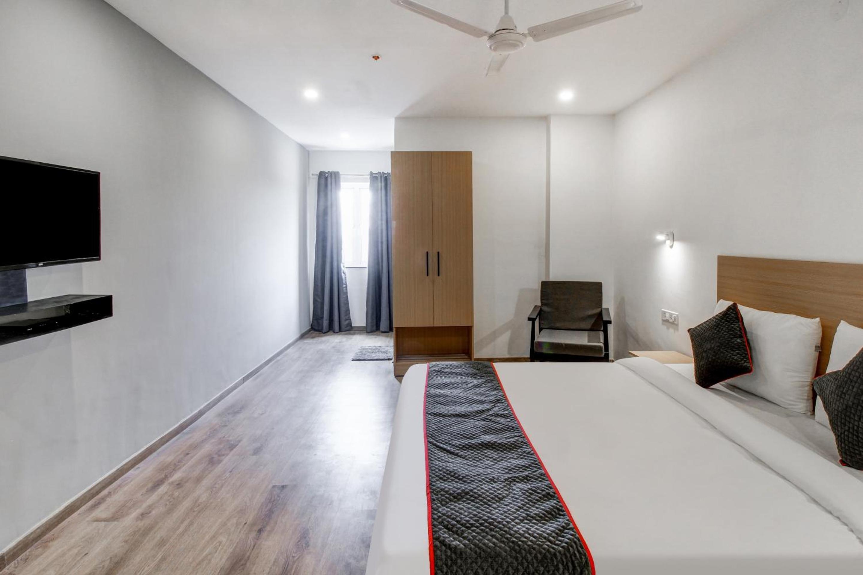 Classic Triple Room - Photo 10