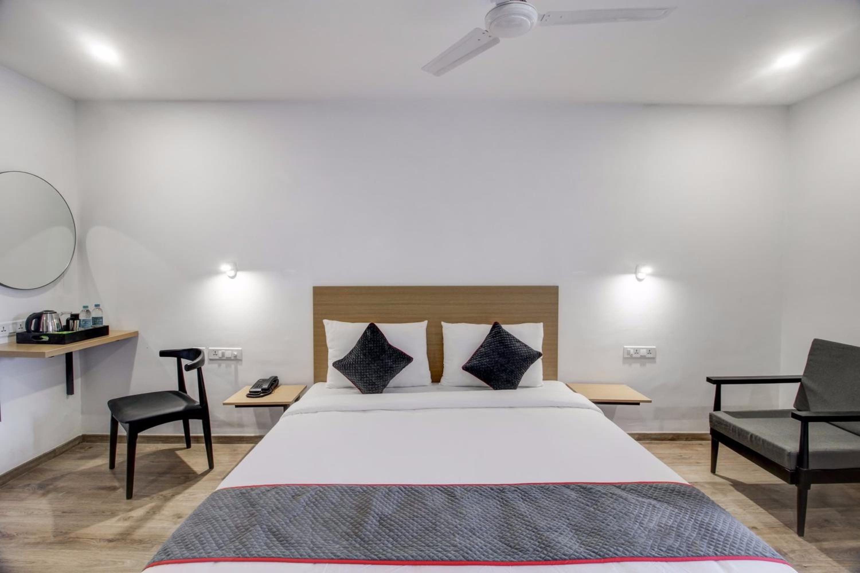 Classic Triple Room - Photo 18