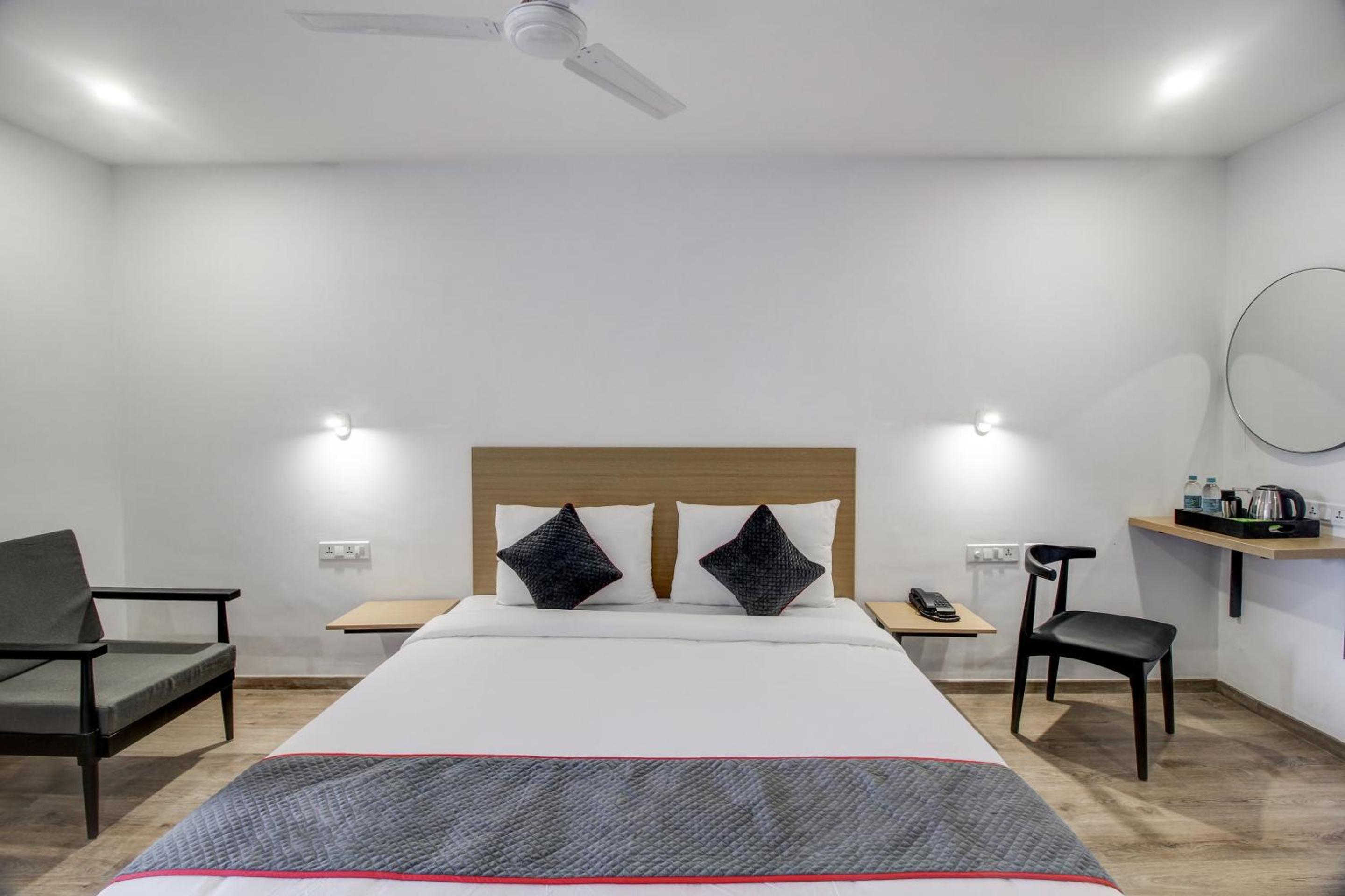 Classic Triple Room - Photo 17
