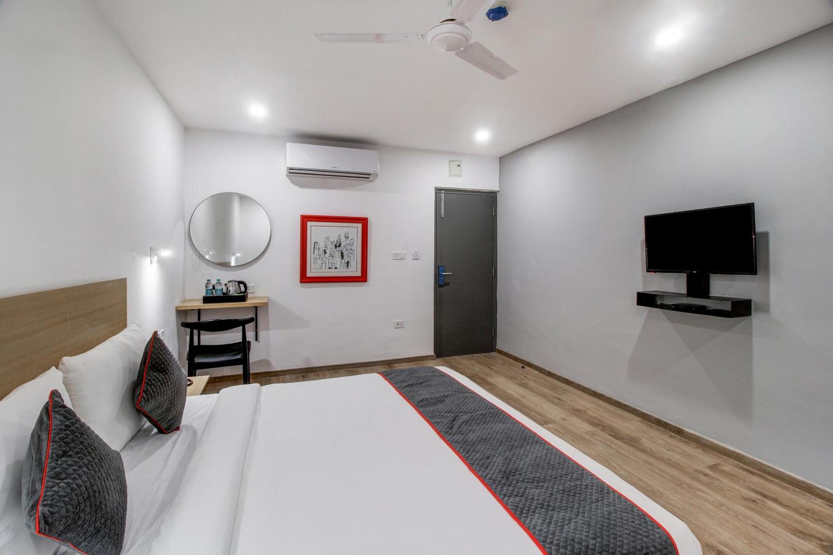 Classic Triple Room - Photo 12