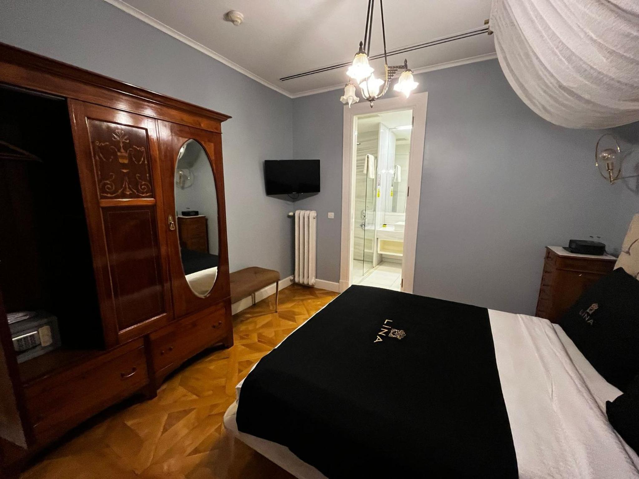Deluxe Family Suite photo 2