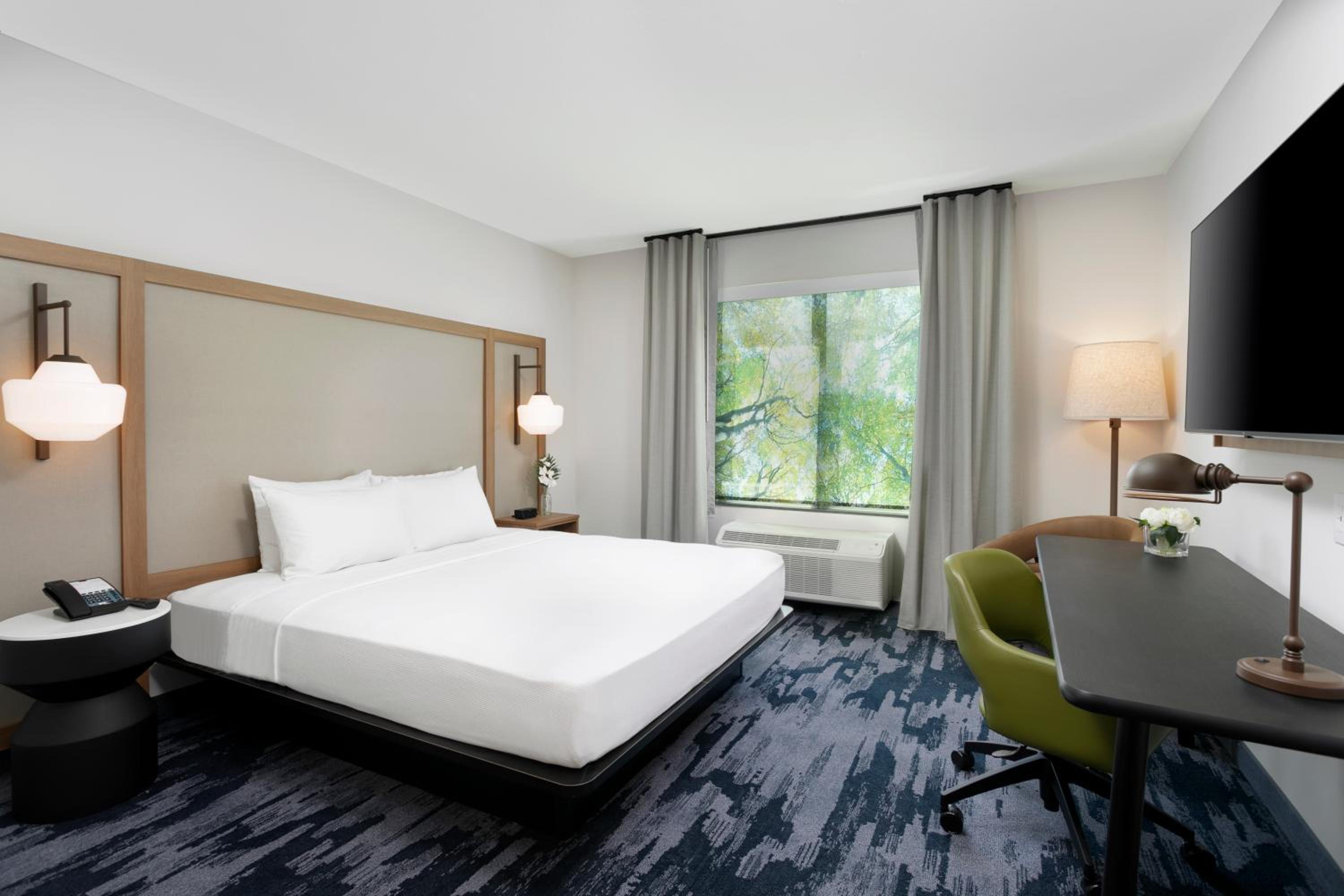 Standard King Room - Photo 1