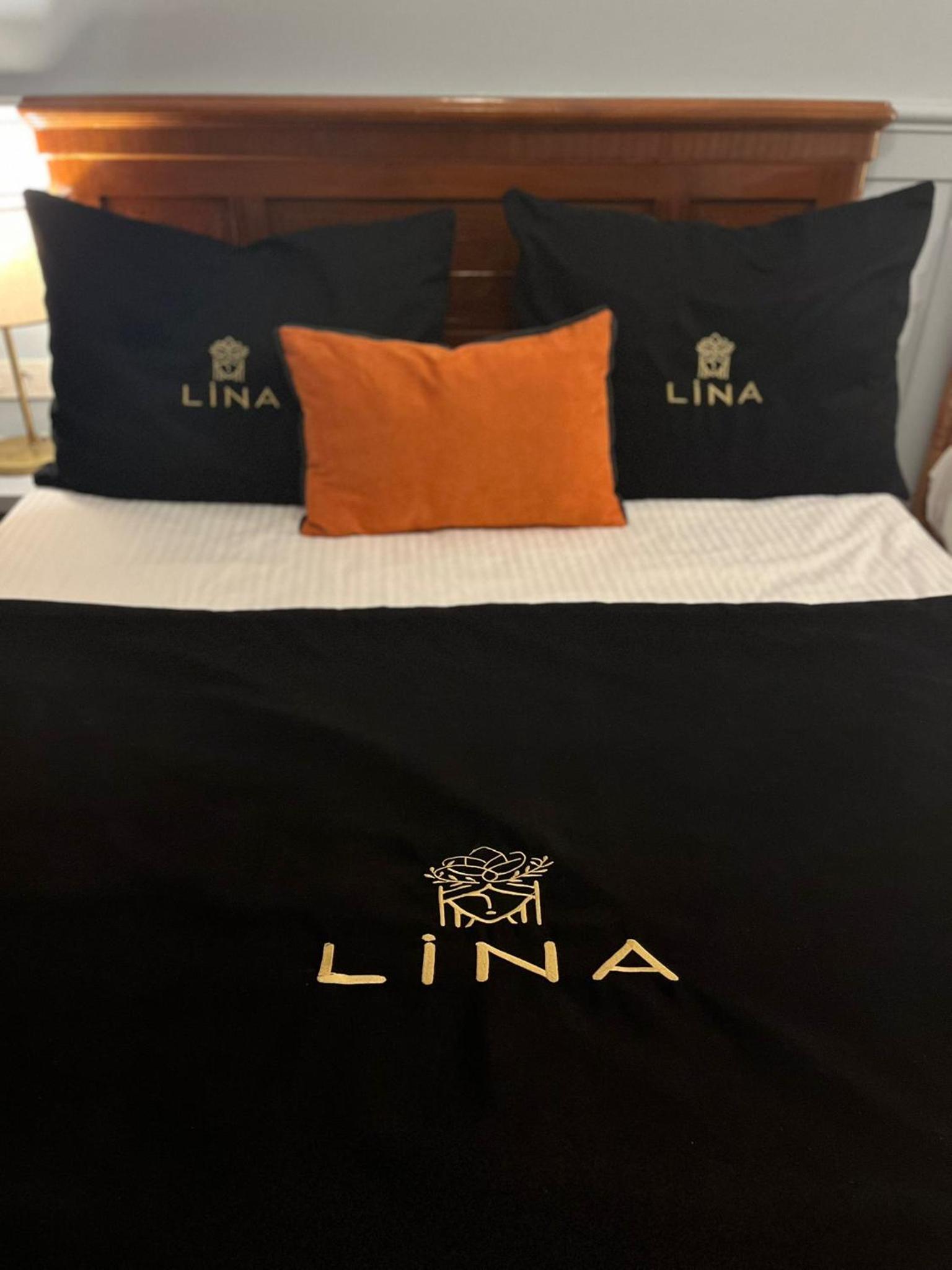 Deluxe Family Suite photo 3