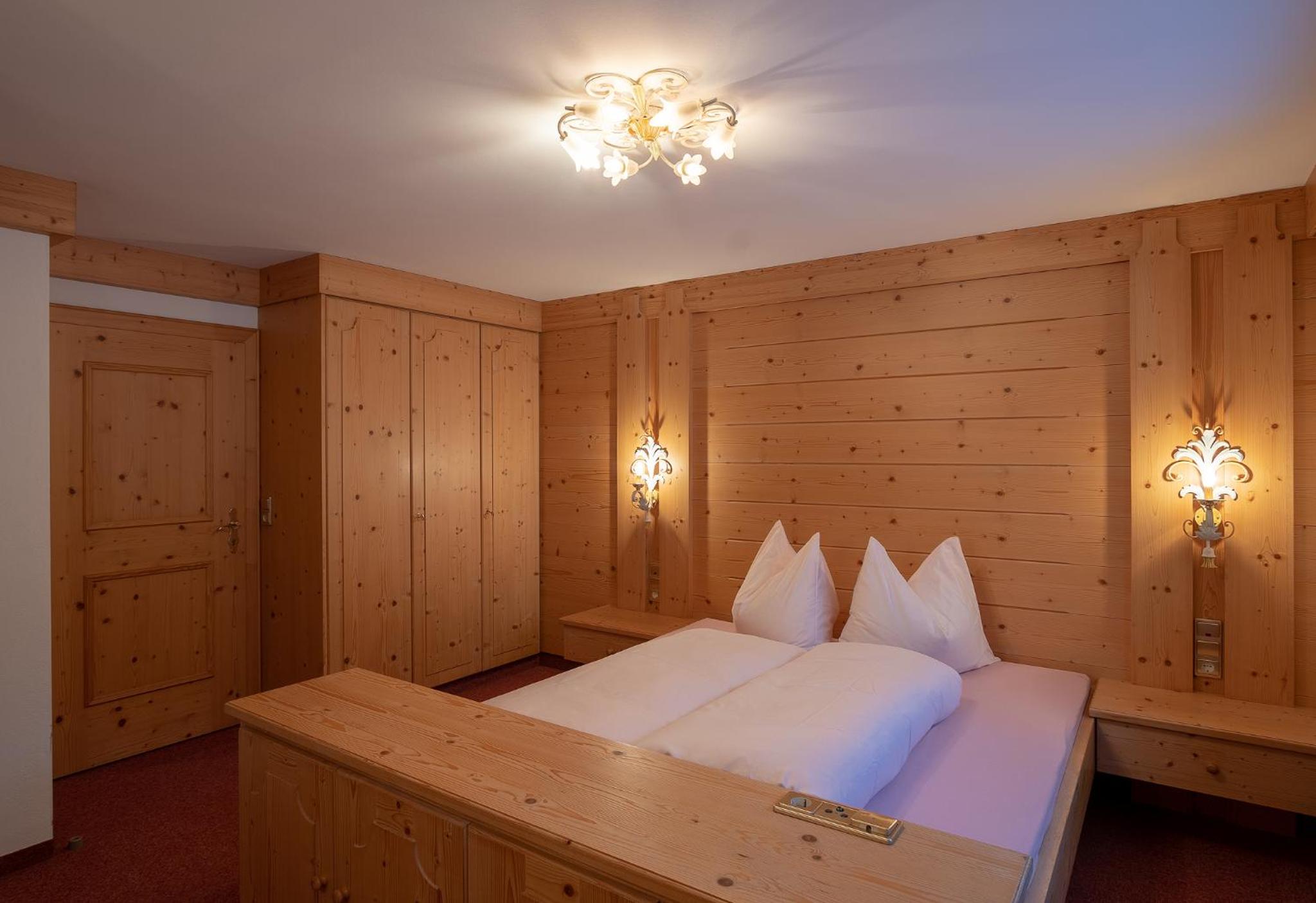 Double Room with Private Bathroom photo 1