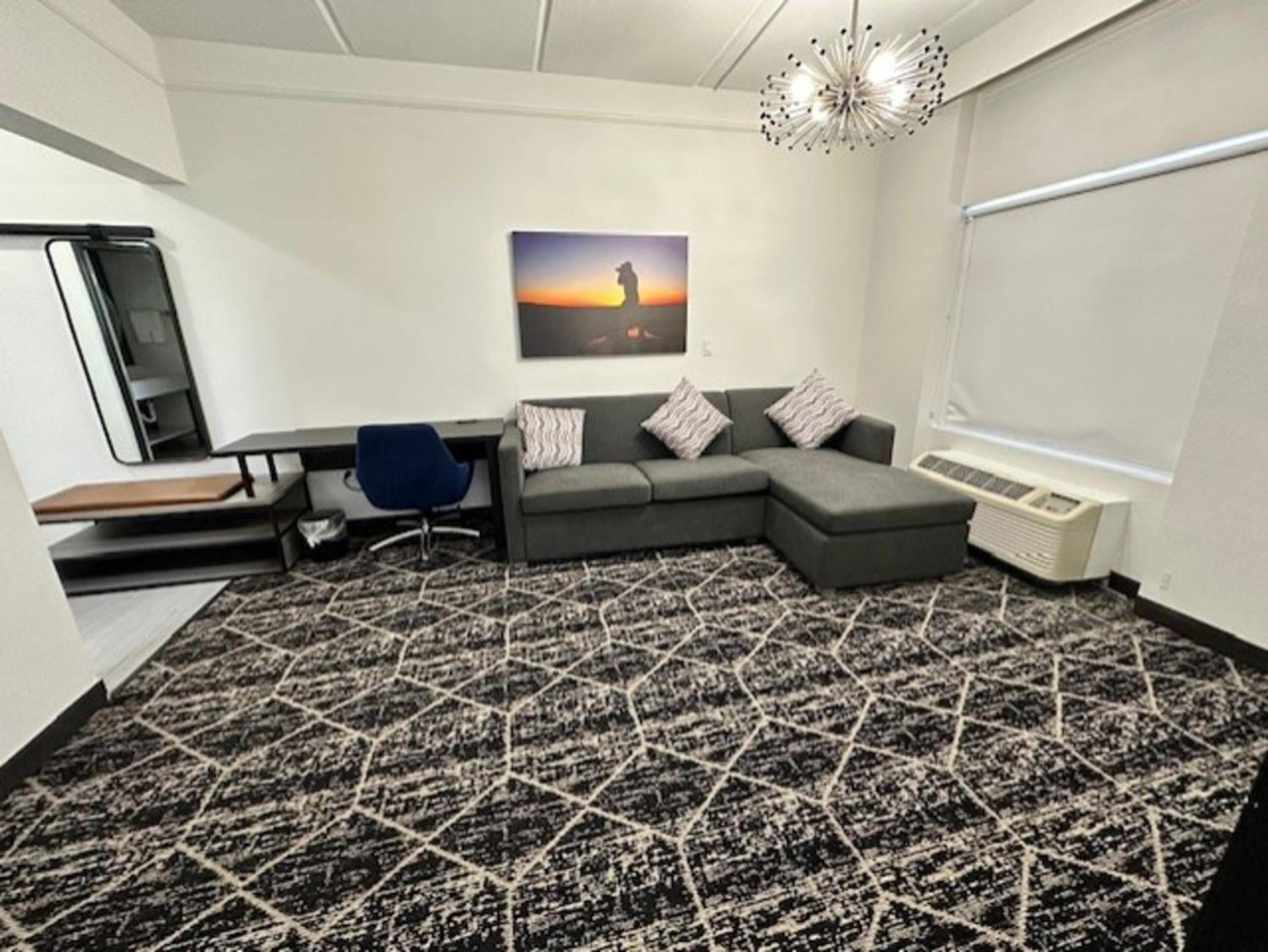One-Bedroom King Suite - Non-Smoking - Photo 10