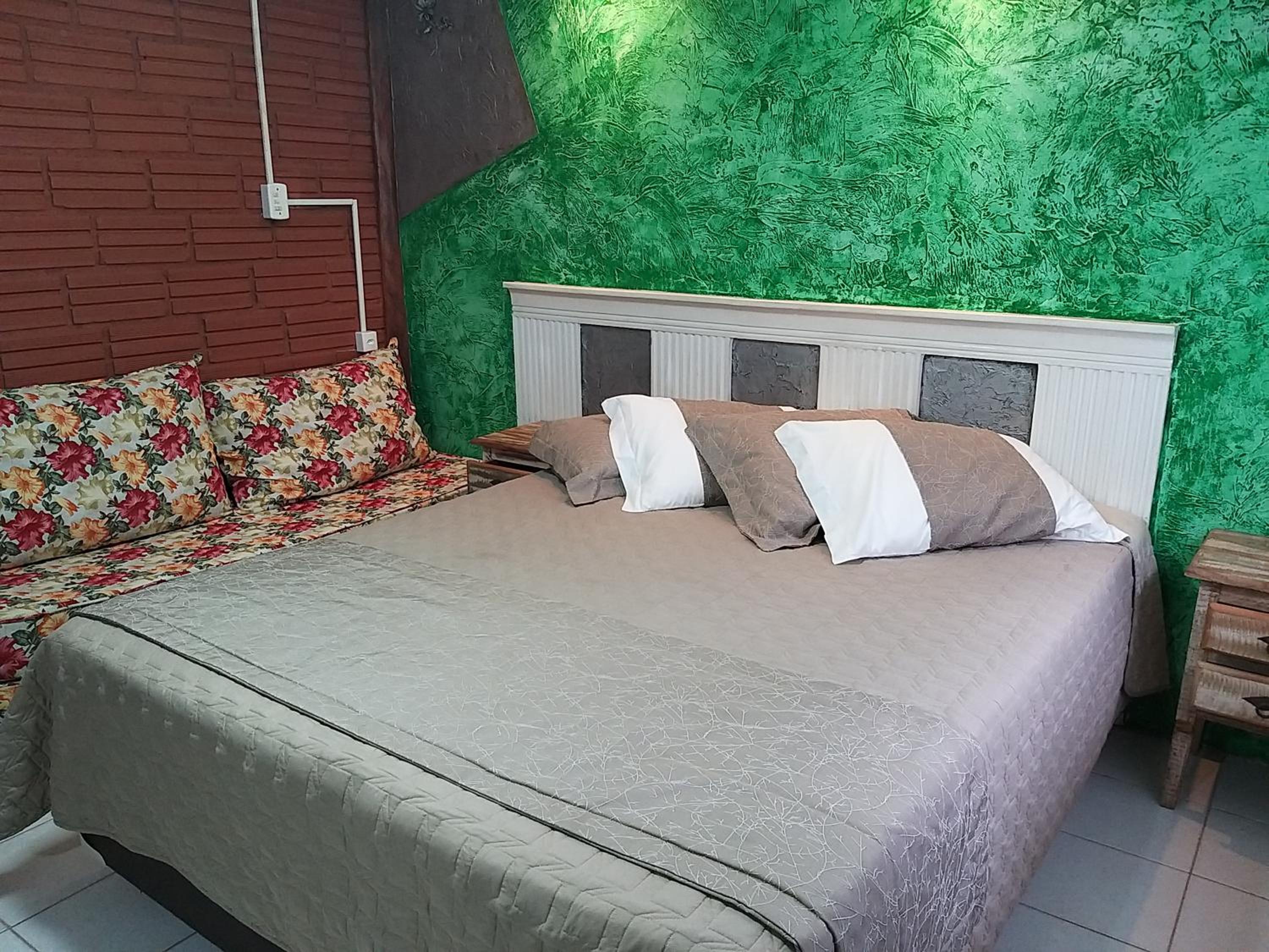 Deluxe Double Room with Garden View - Photo 5