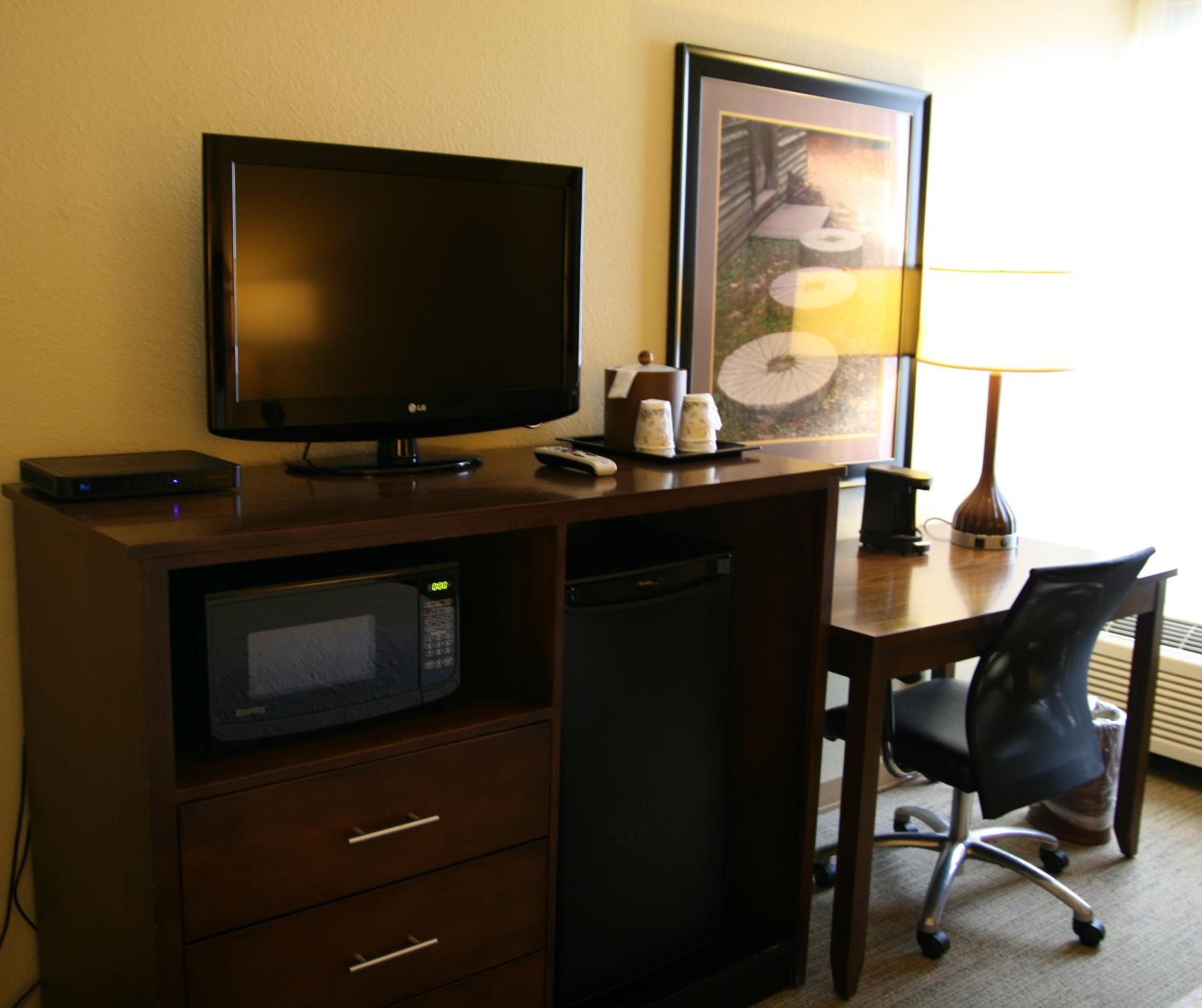 Queen Room with Tub - Disability Access/Non Smoking - Photo 4