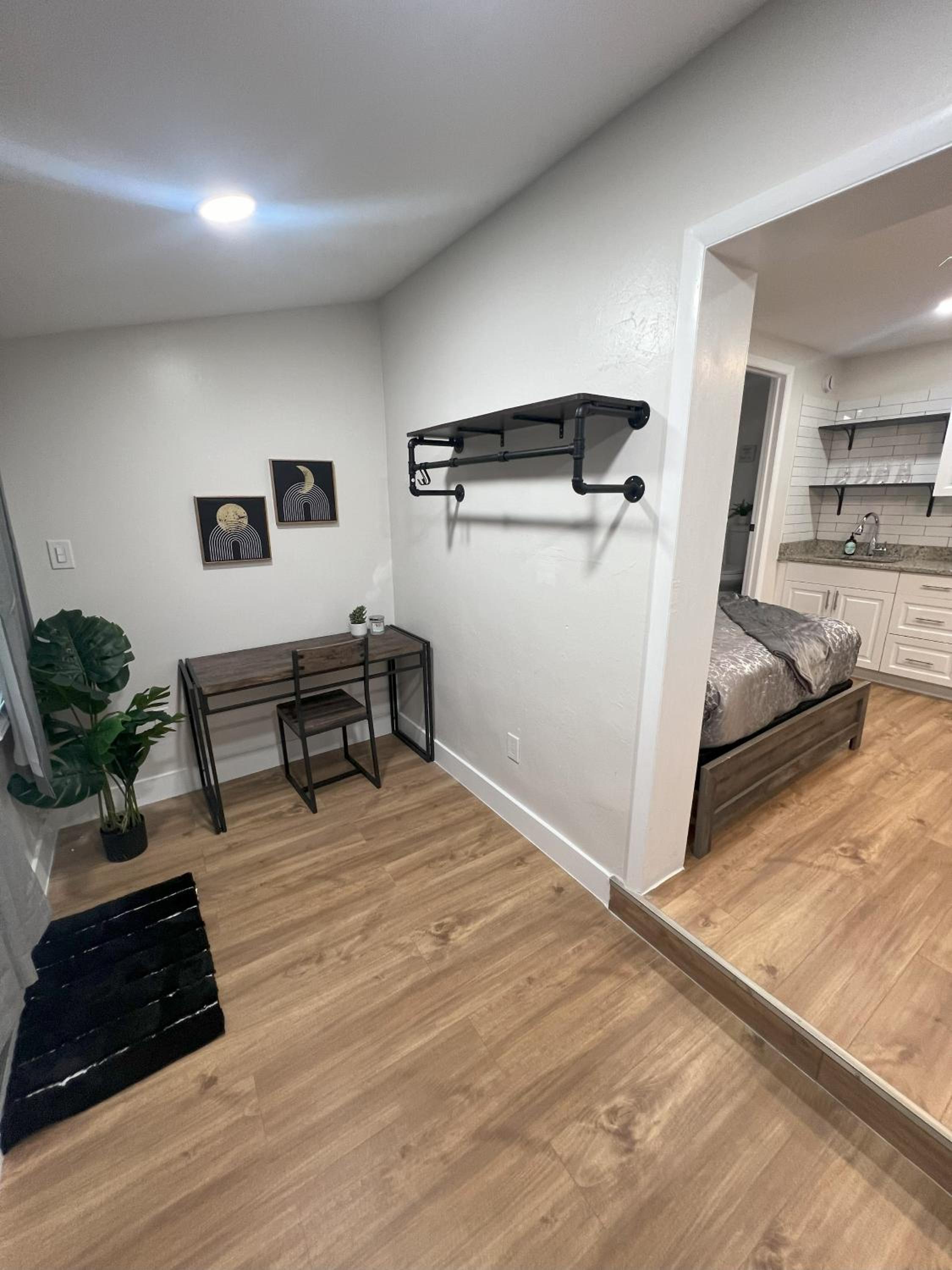 Standard Queen Studio with Kitchen and Den photo 2