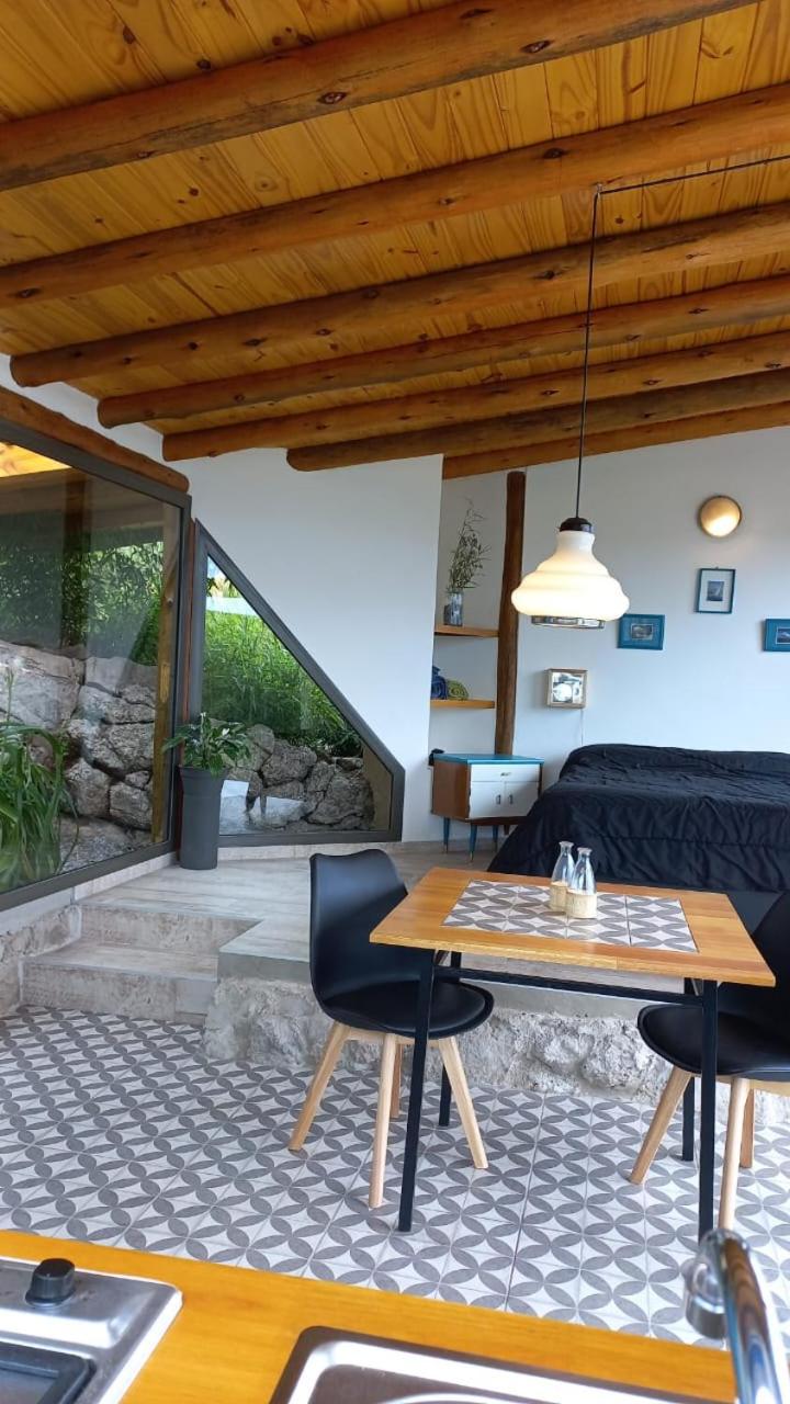 One-Bedroom House photo 1