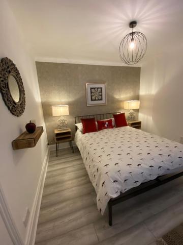 Three-Bedroom House photo 2