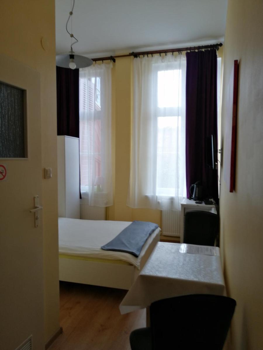 Small Double Room - Photo 2