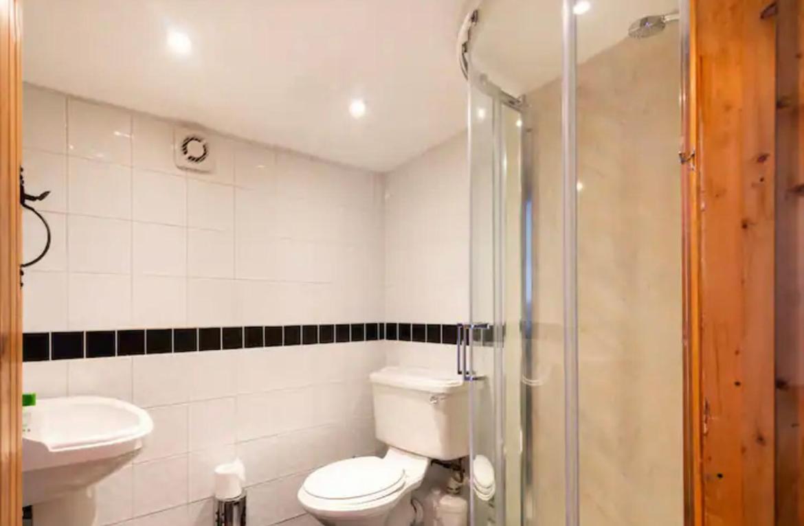 One-Bedroom House photo 2