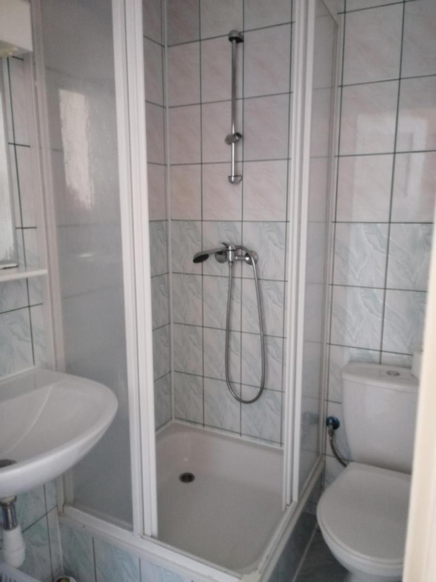 Small Double Room - Photo 1