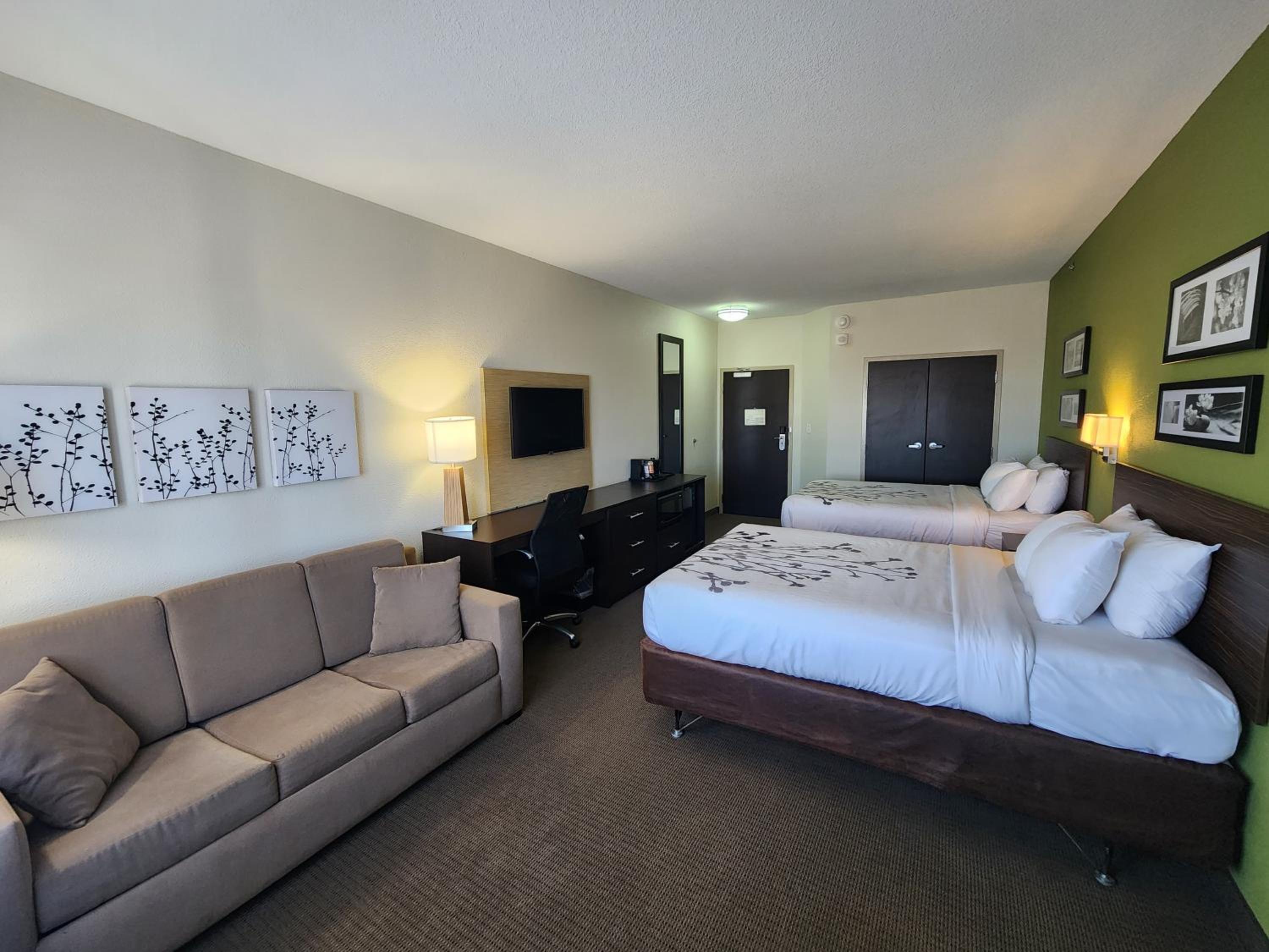 Queen Suite with Two Queen Beds - Non Smoking