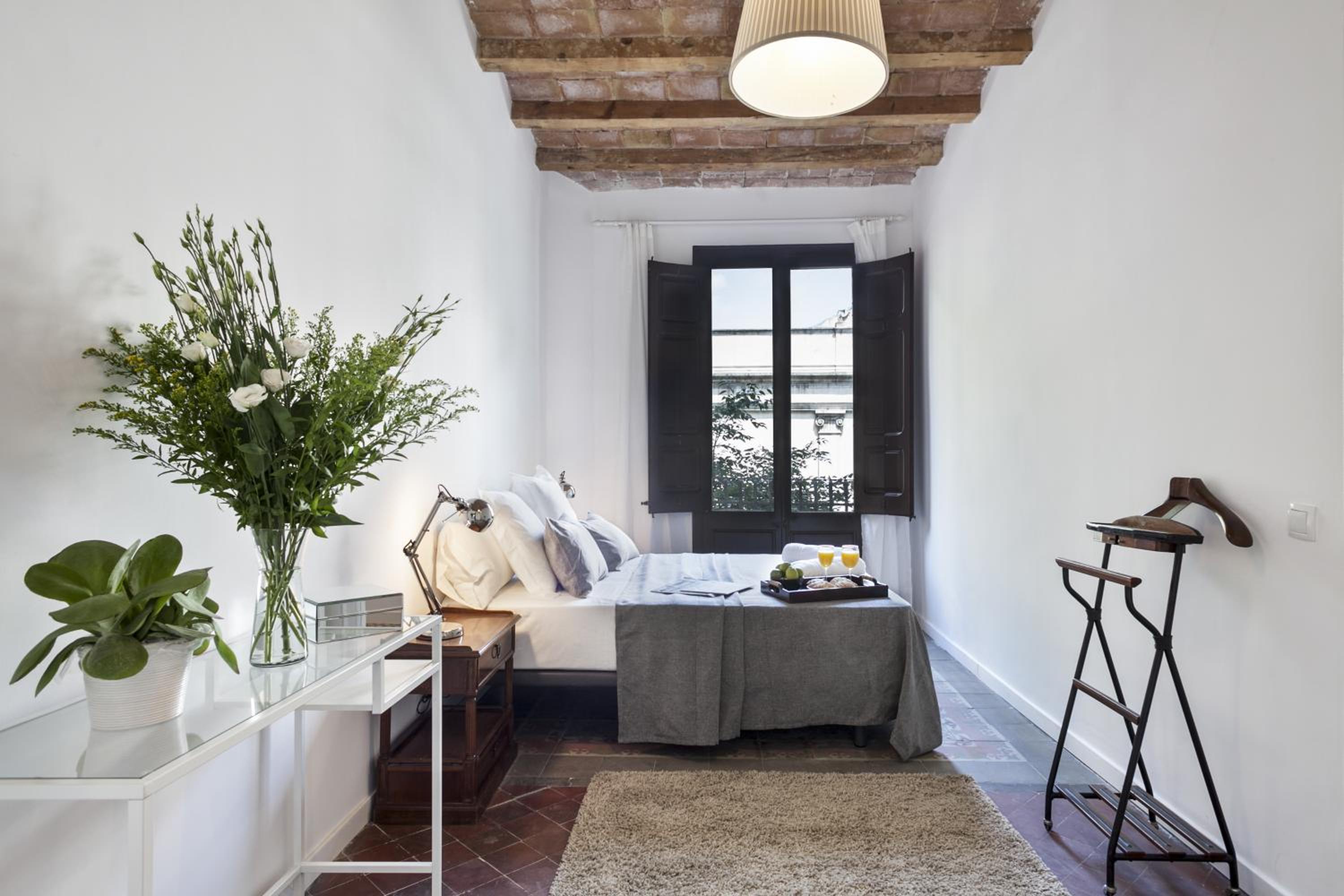 Apartamento de Dos Habitaciones con Terraza