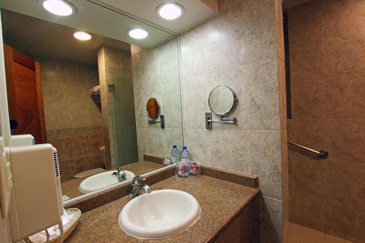 Twin Room - Photo 5