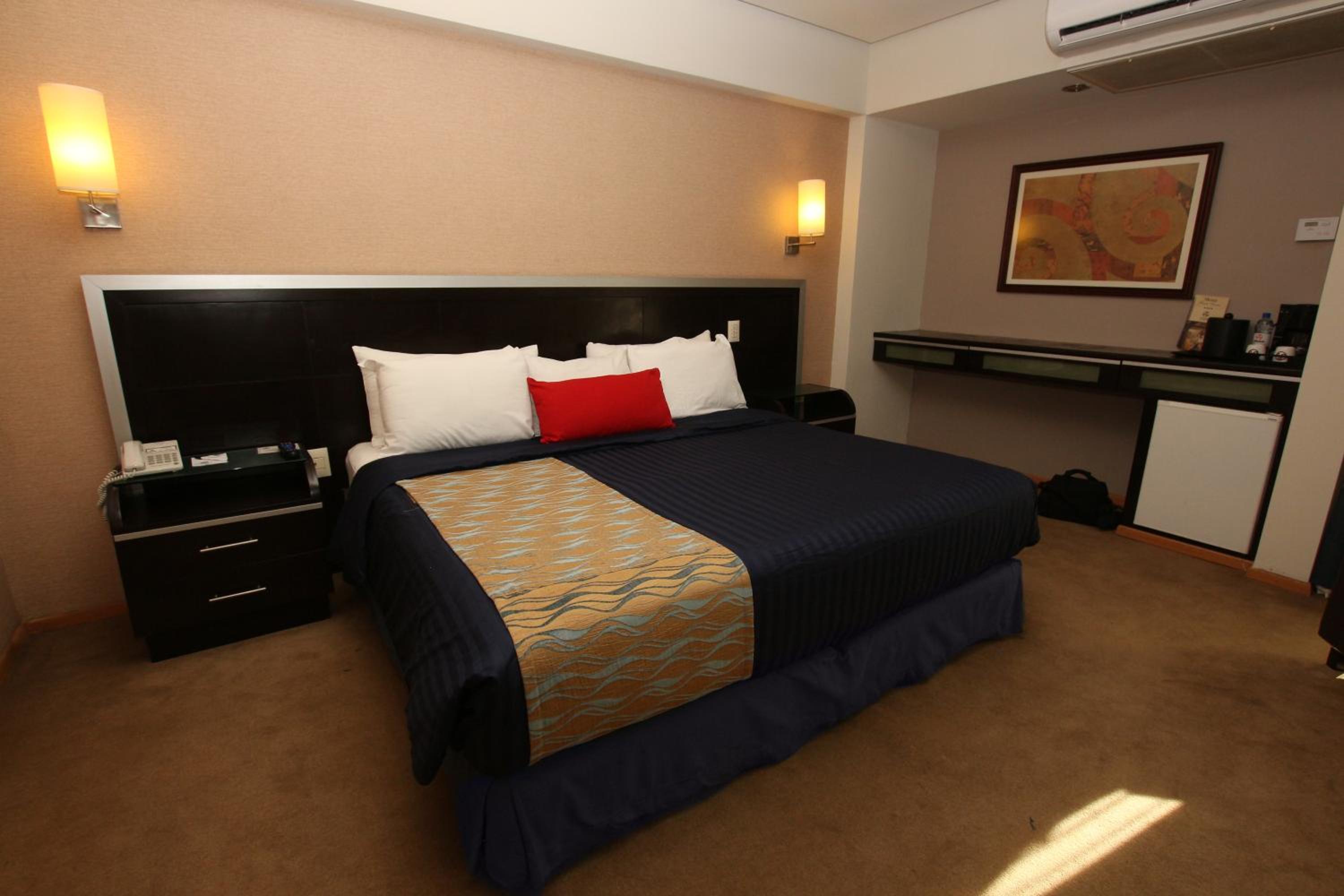Superior King Room - Photo 2