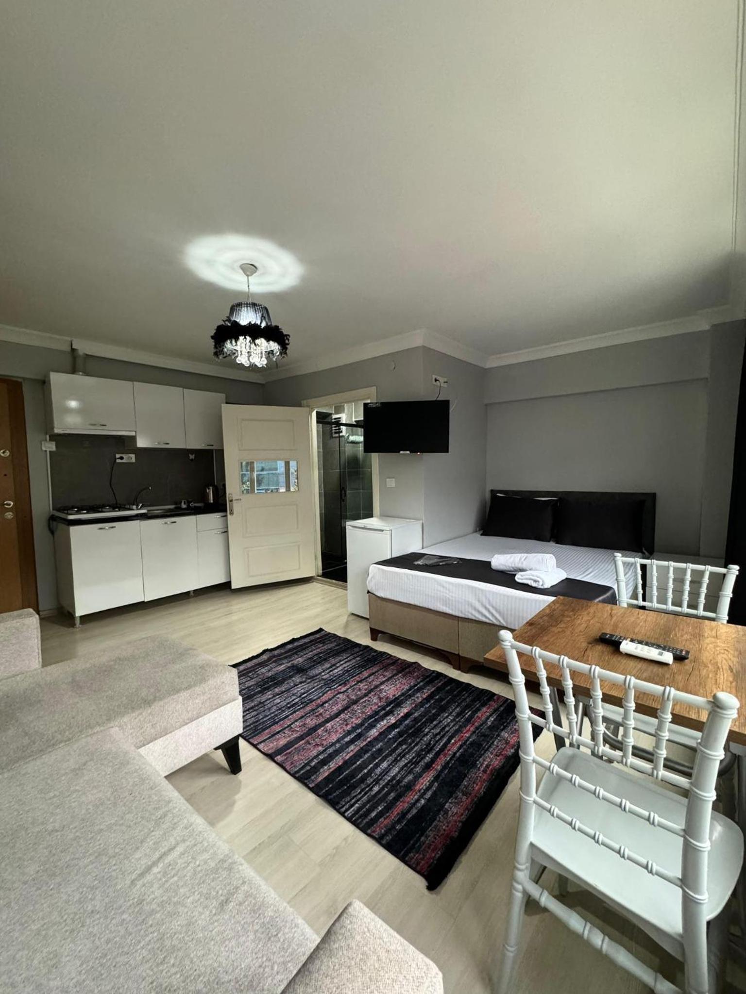 Family Room photo 3