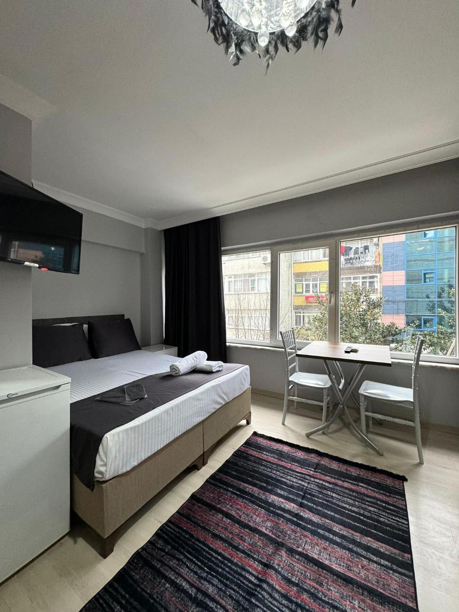 Large Double Room photo 3