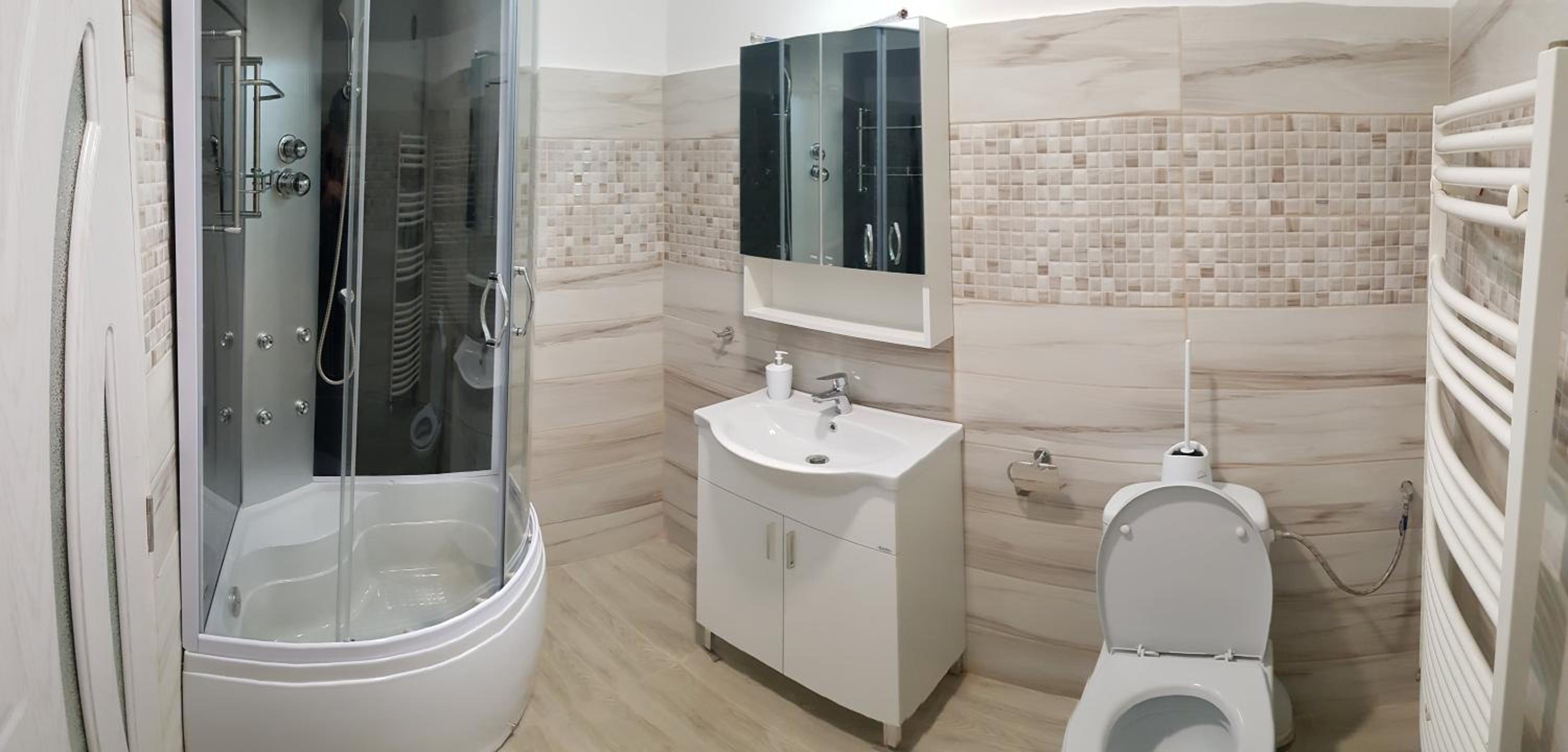 Suite - Photo 3