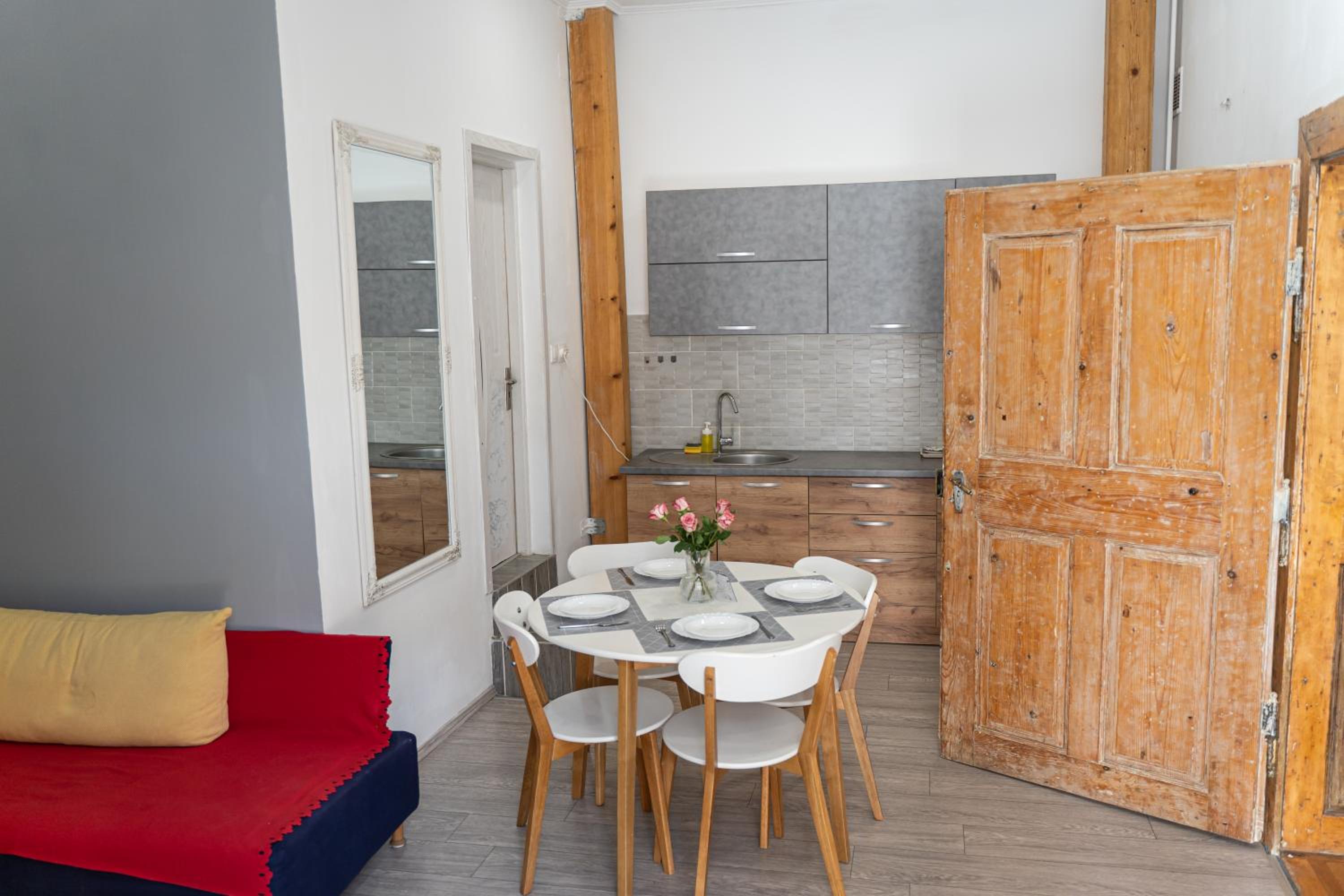 Suite - Photo 9