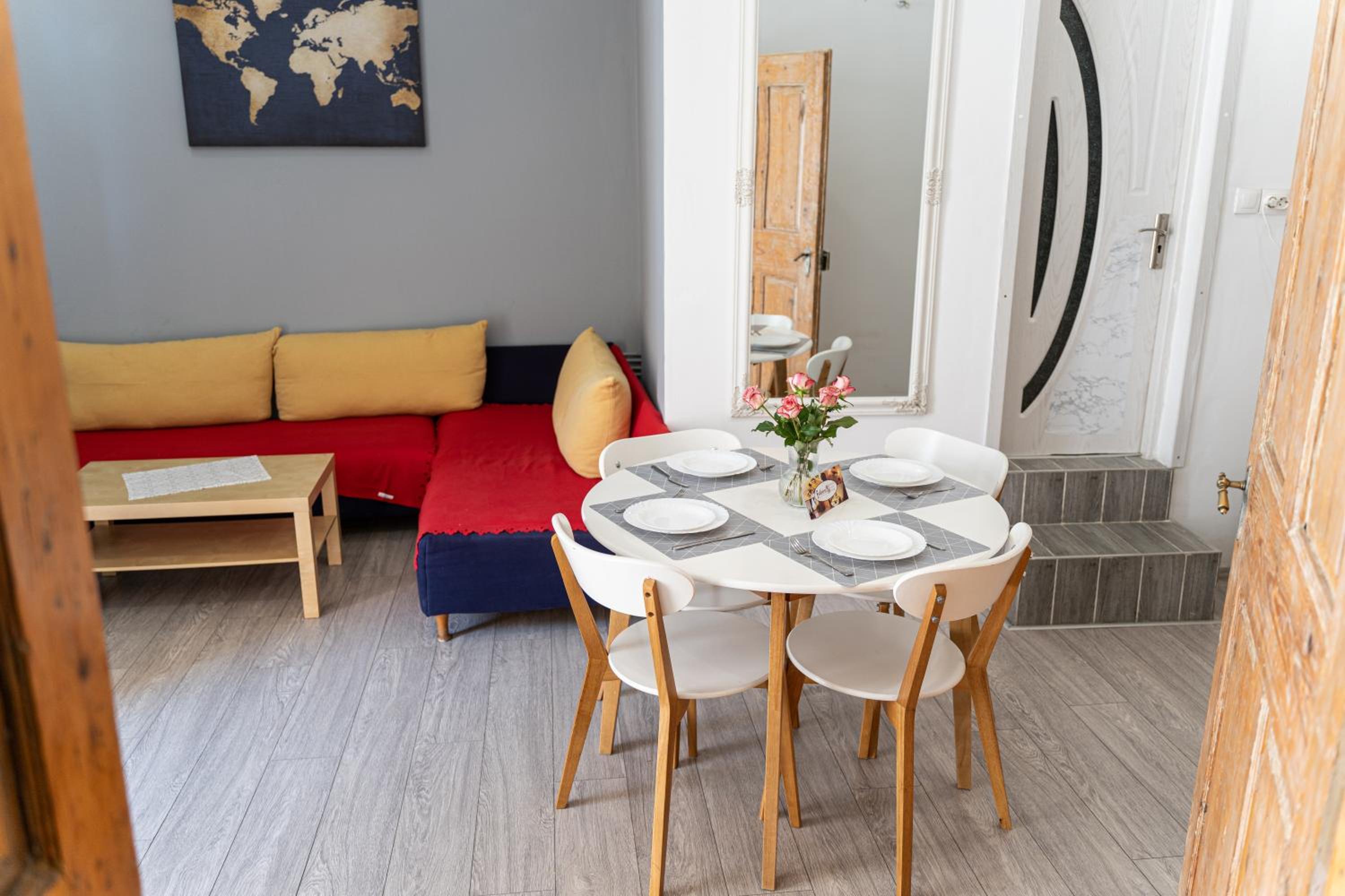 Suite - Photo 10