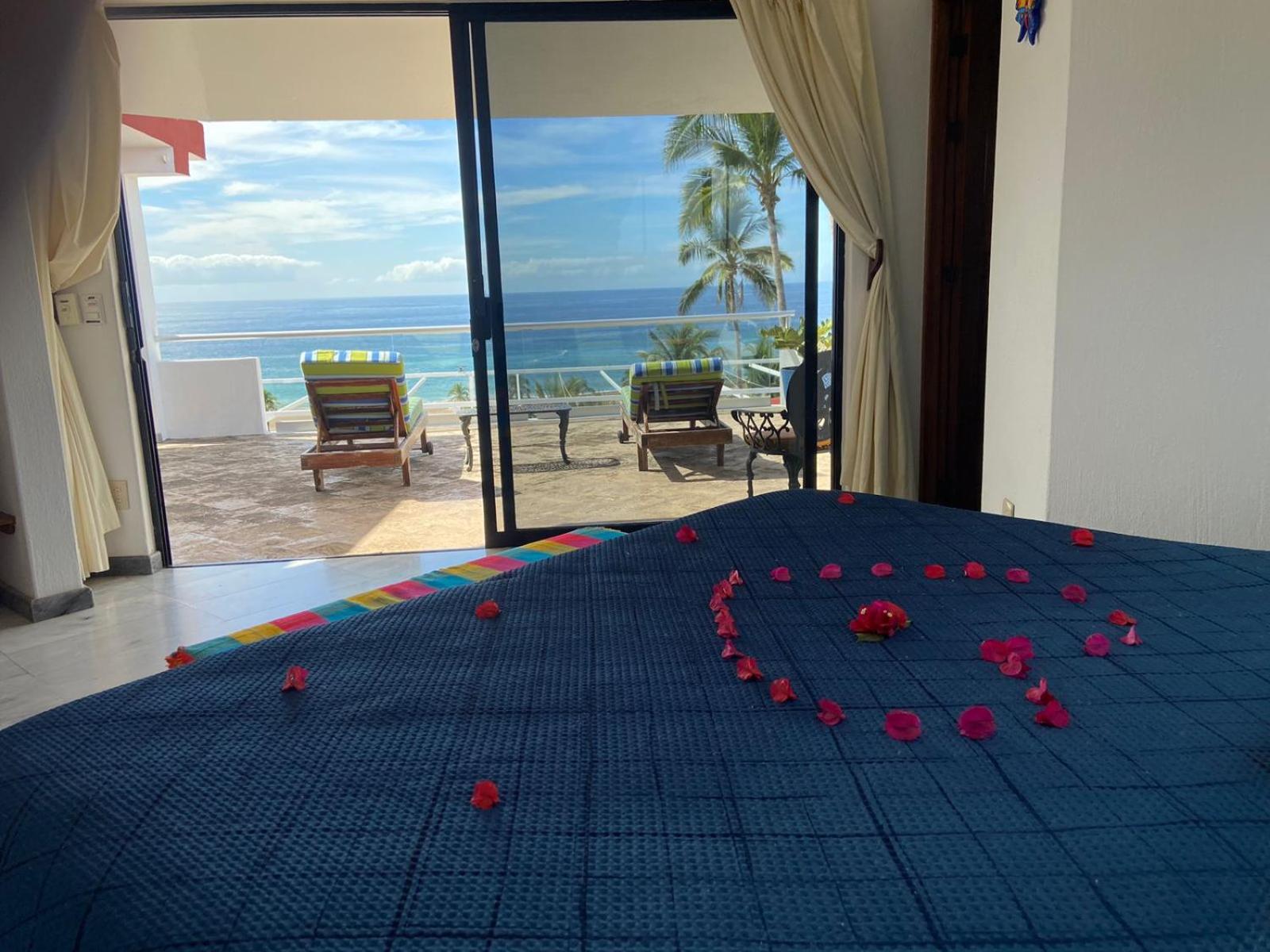 Queen Room with Pool View photo 1