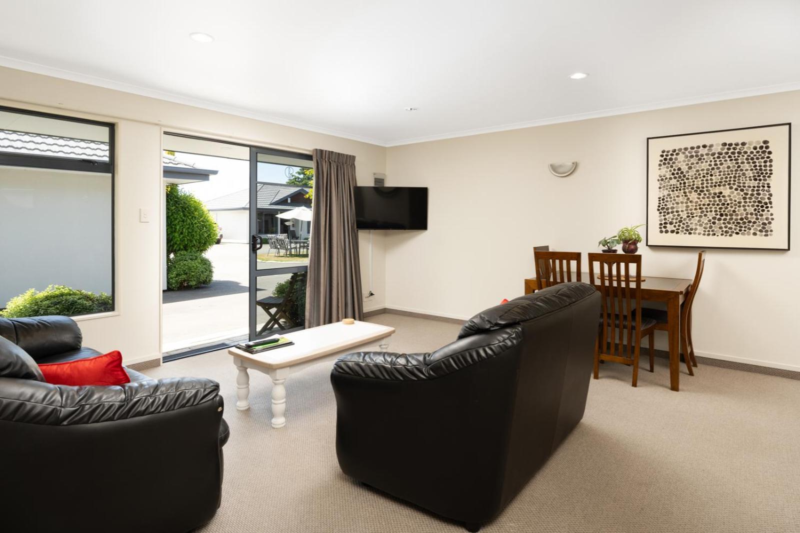 Two Bedroom Suite - Photo 11