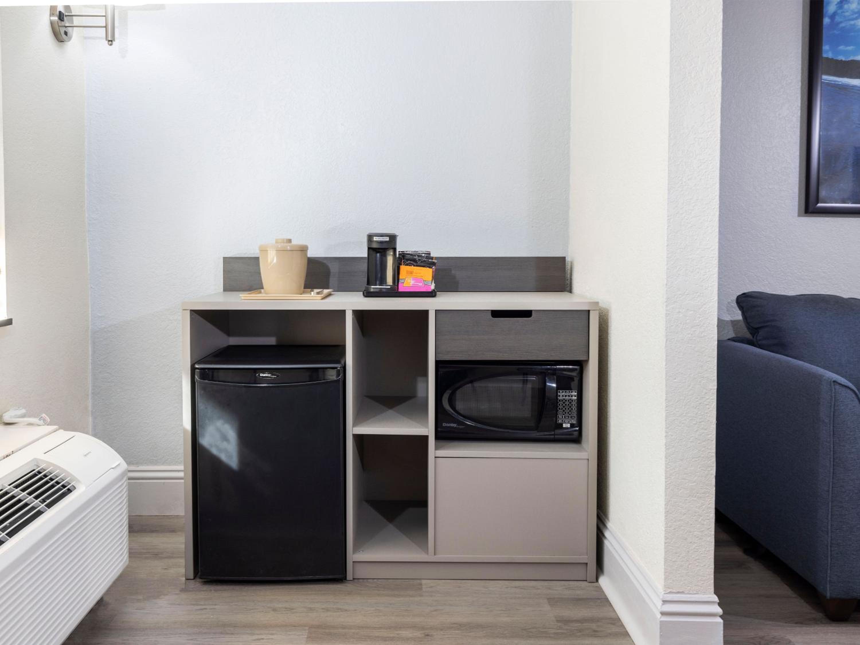 Premium King Suite - Photo 7