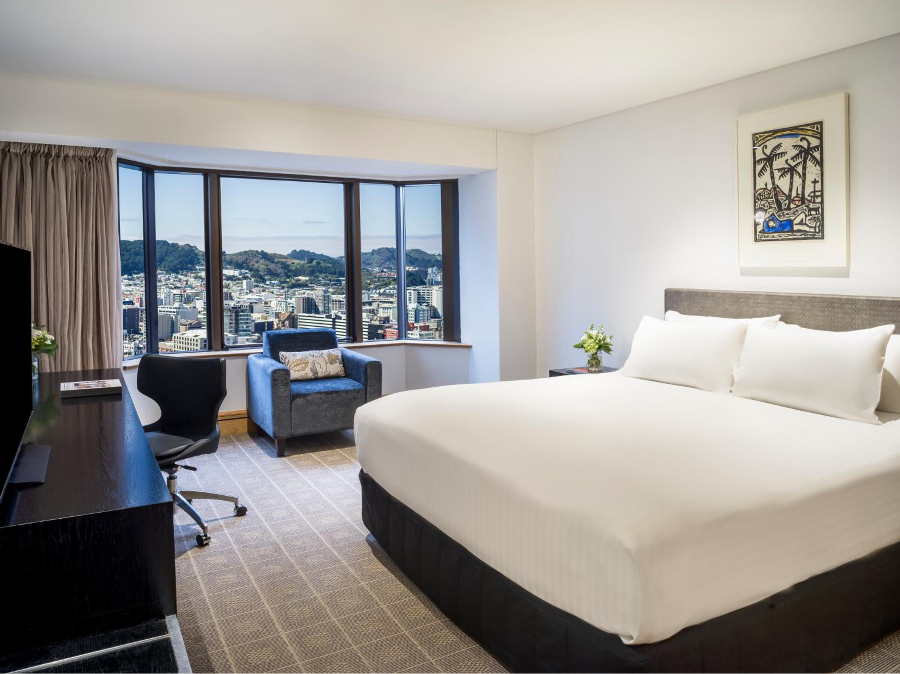 Premium King Room with Harbor View - Photo 3