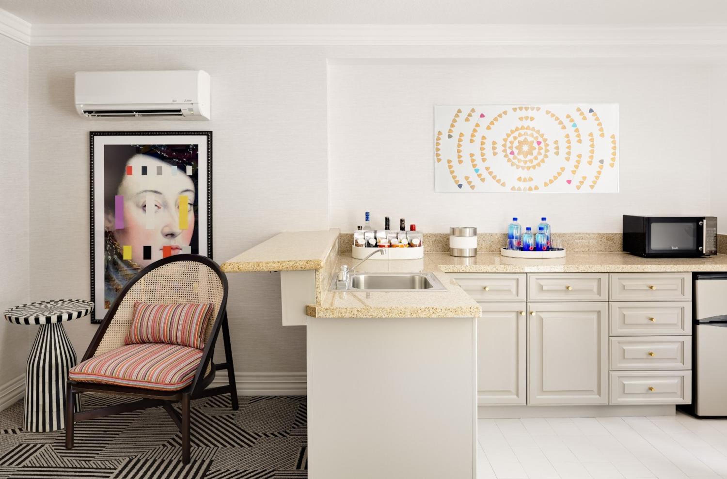 Deluxe King Suite