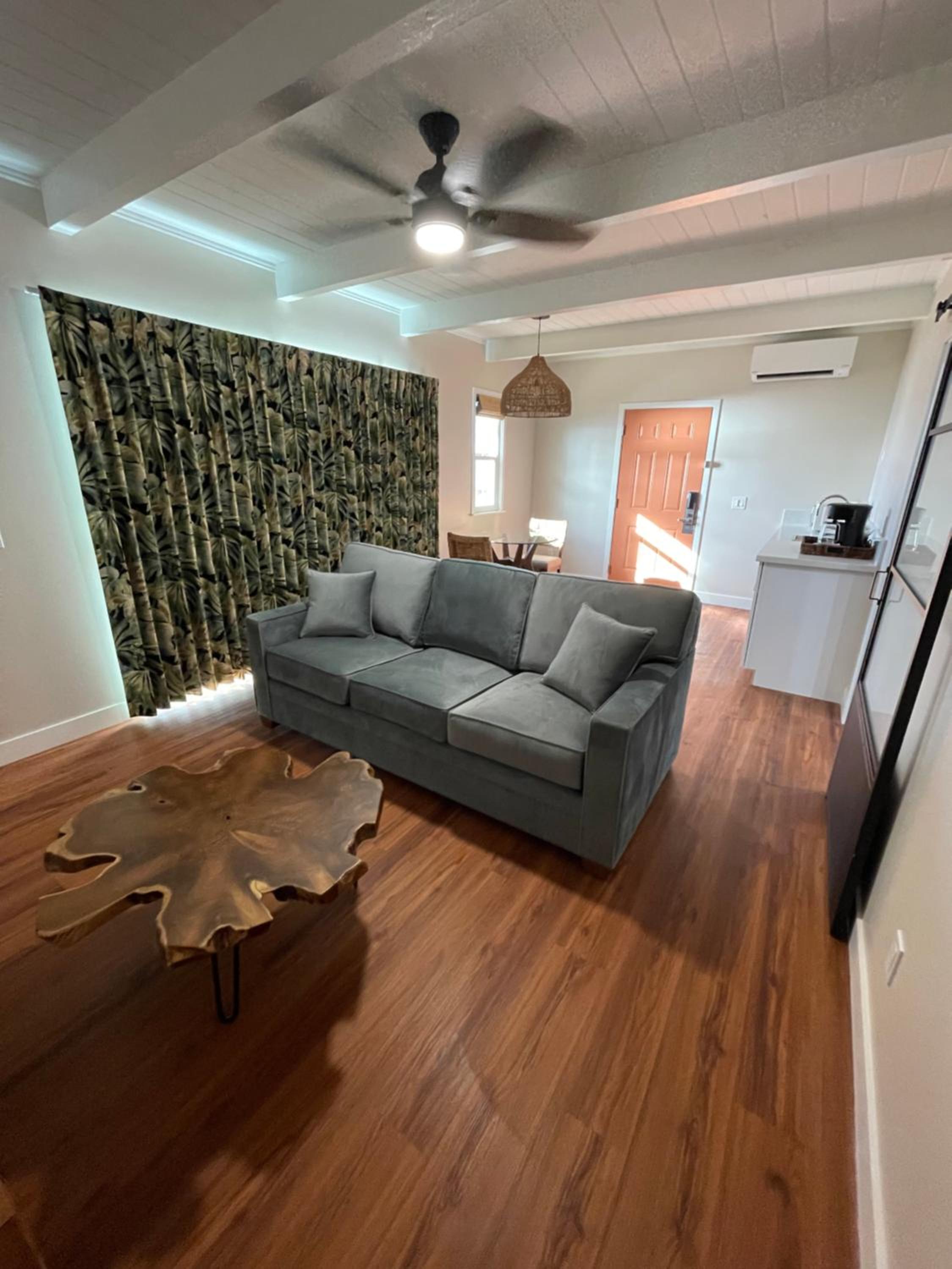 Superior King Suite with Ocean View - Non-Smoking - Photo 7